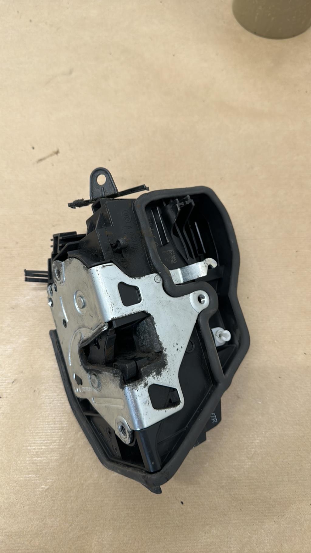 Serrure arriere gauche BMW SERIE 1 E87 PHASE 2 Diesel - 1