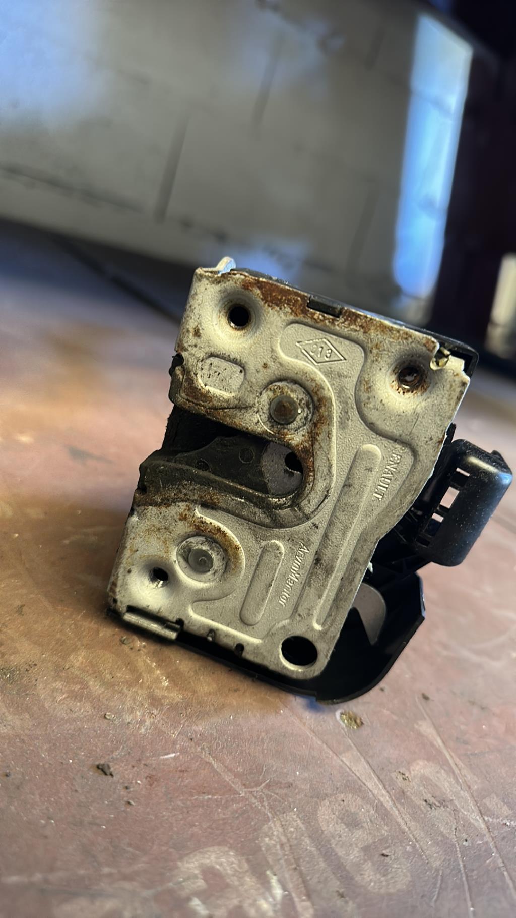 Serrure avant gauche RENAULT CLIO 2 PHASE 2 Essence - 1