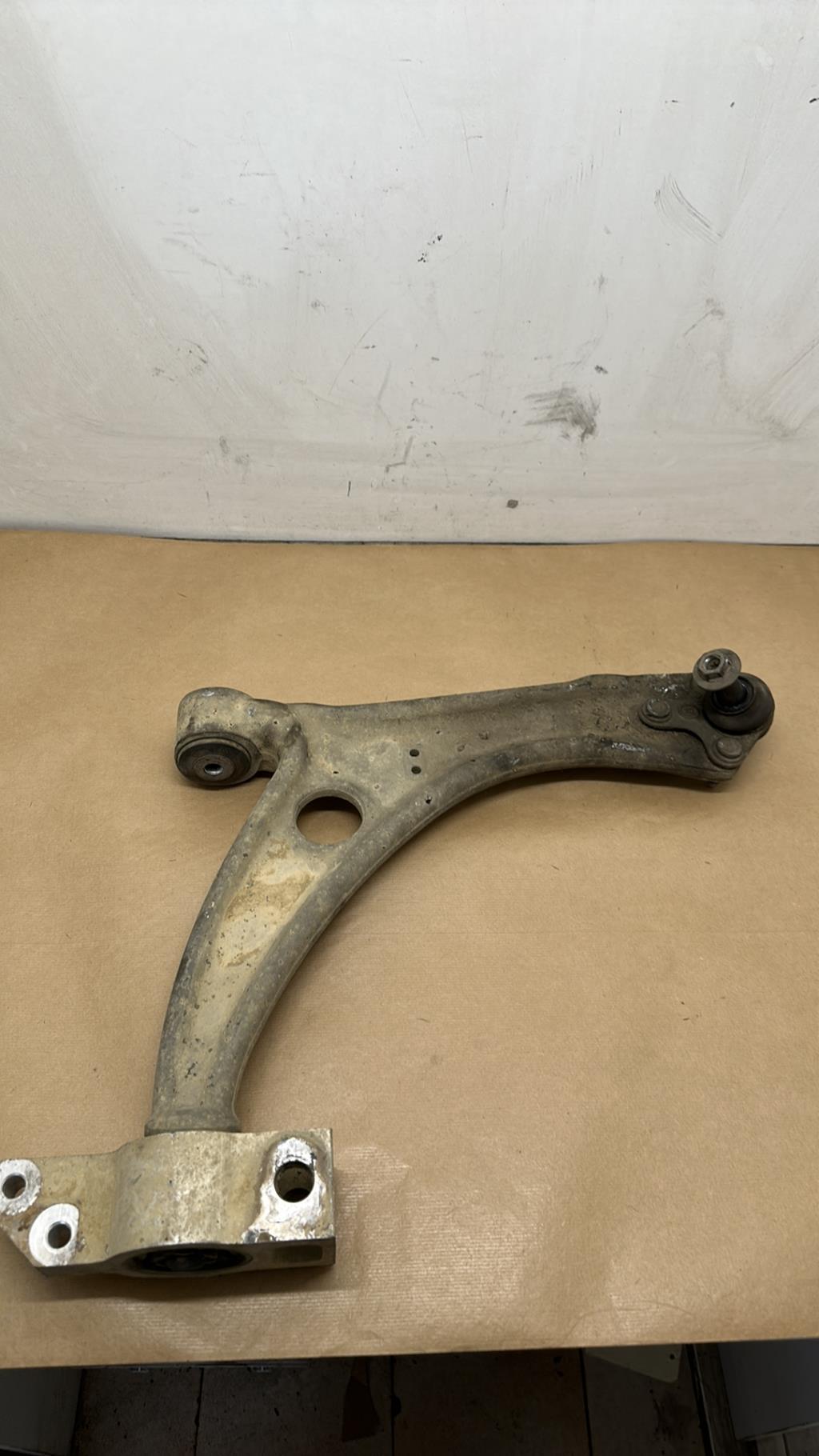 Triangle avant droit BMW SERIE 1 E87 PHASE 2 Diesel - 1