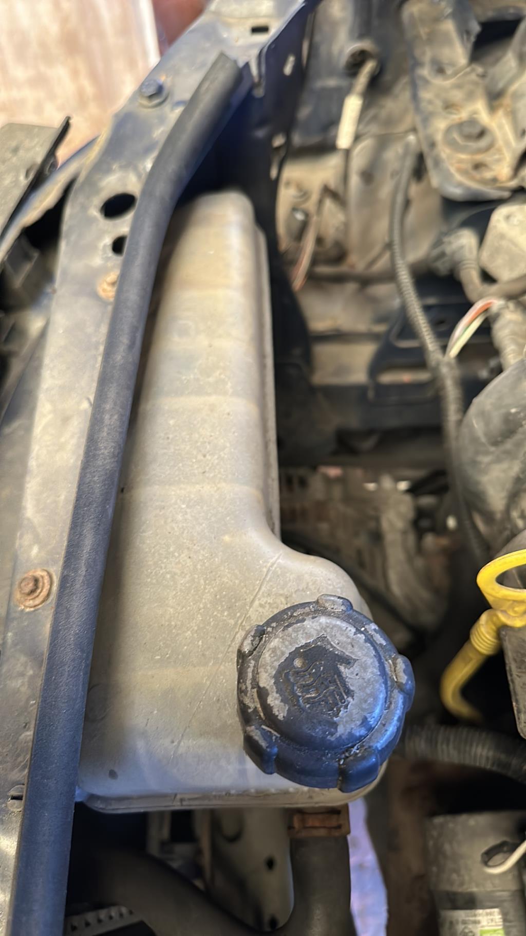 Vase d'expansion RENAULT CLIO 2 PHASE 2 Essence - 1