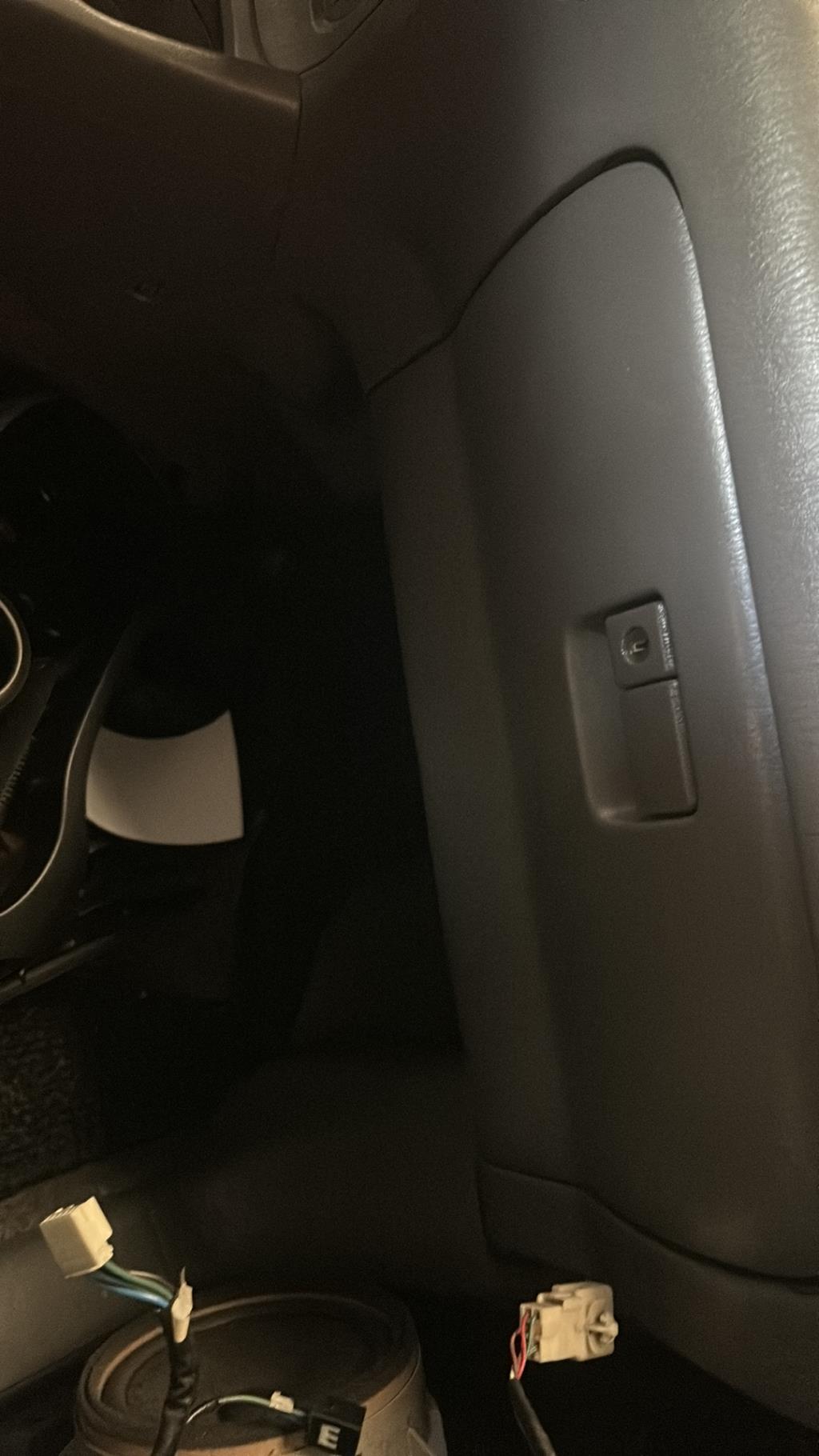 Boite a gants TOYOTA RAV4 2 PHASE 1 Essence - 1