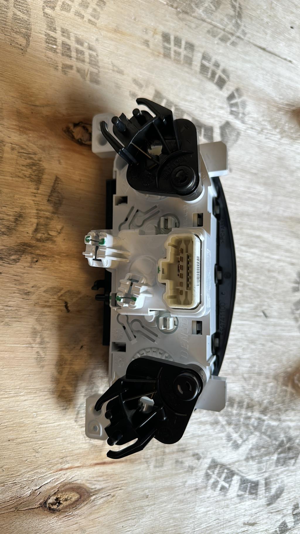 Commande chauffage DACIA SANDERO 2 PHASE 2 Essence - 1