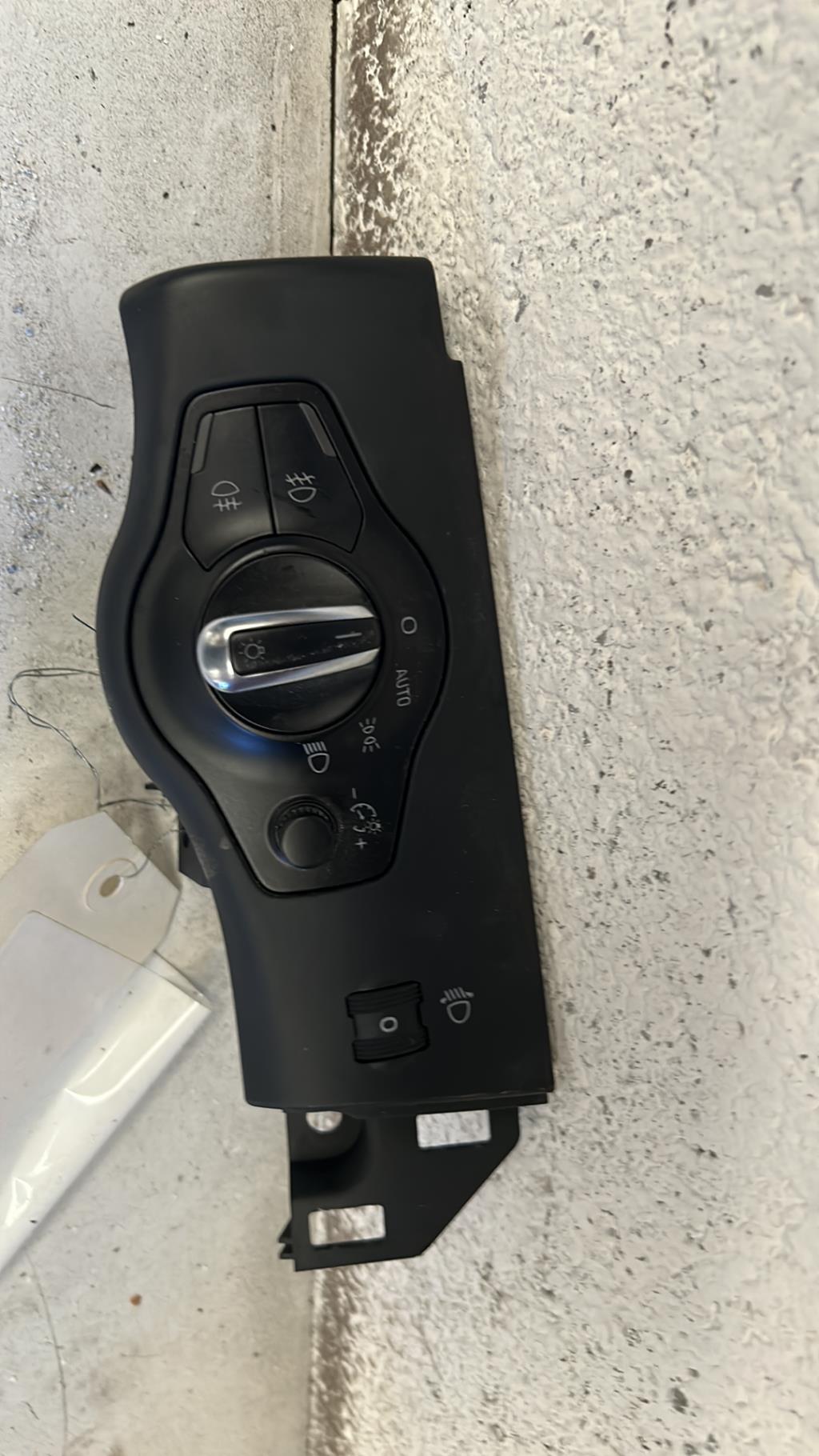 Commande de phare AUDI A4 3 PHASE 1 Diesel - 1