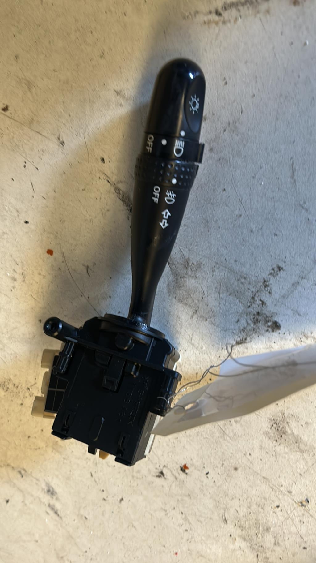 Commande de phare TOYOTA RAV4 2 PHASE 1 Essence - 1