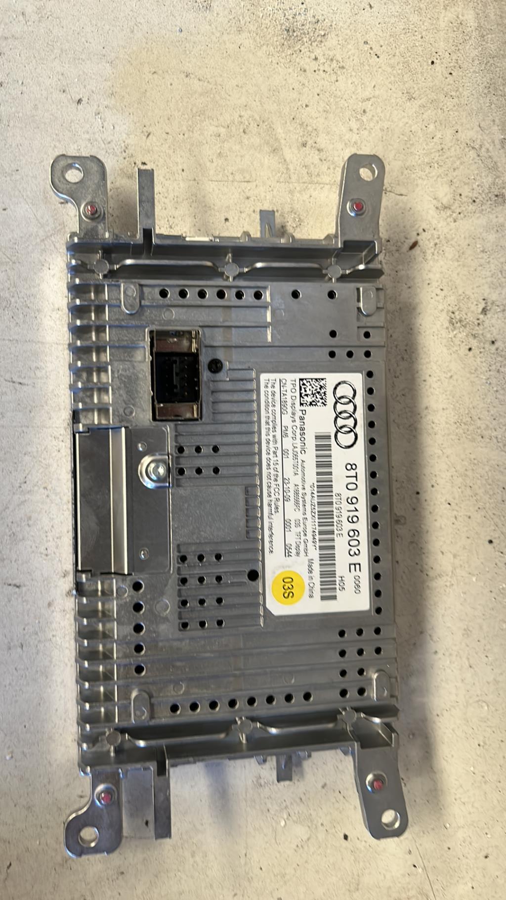 Ecran GPS AUDI A4 3 PHASE 1 Diesel - 1