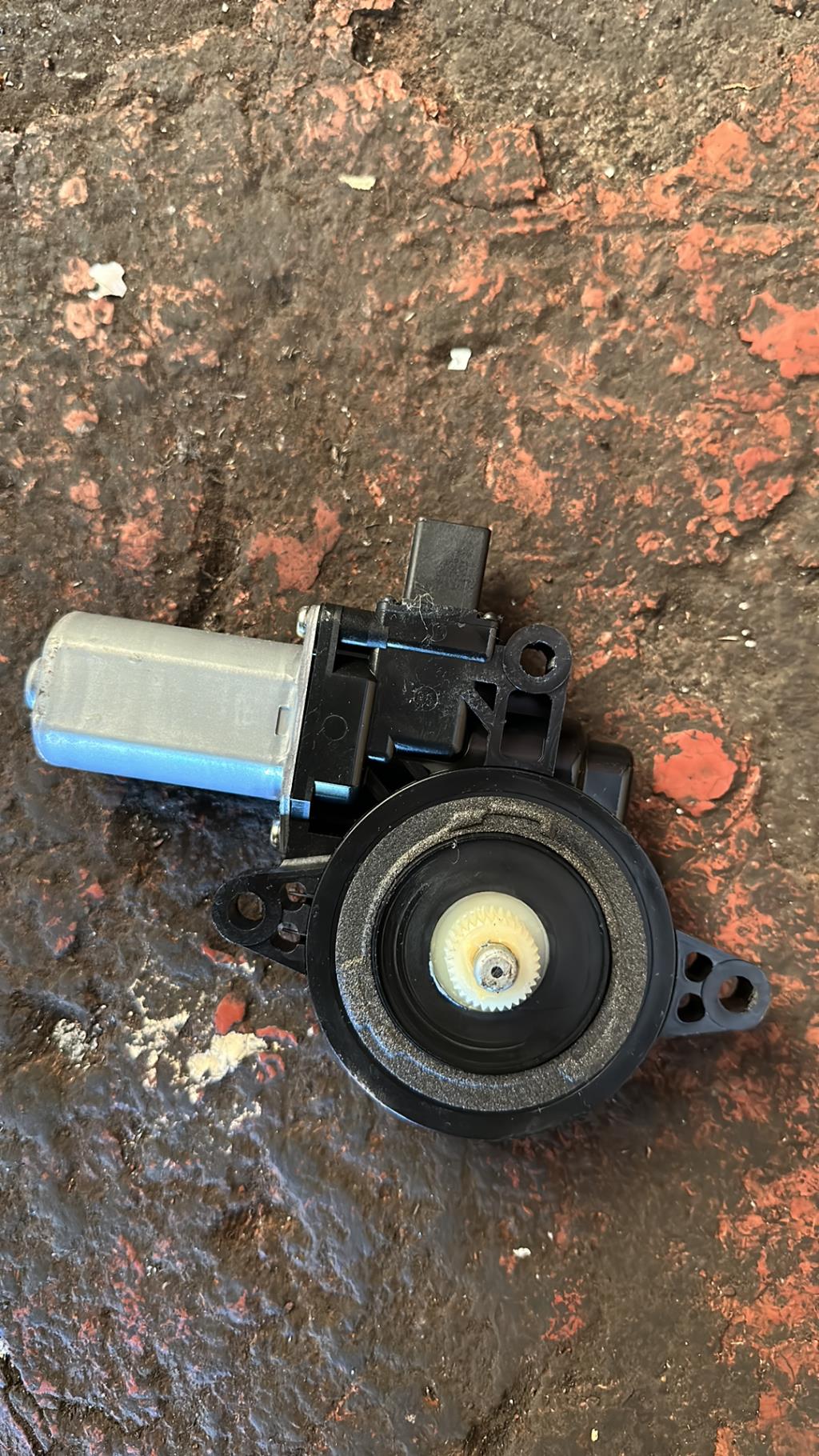 Leve vitre electrique avant droit MAZDA 3 2  - 1