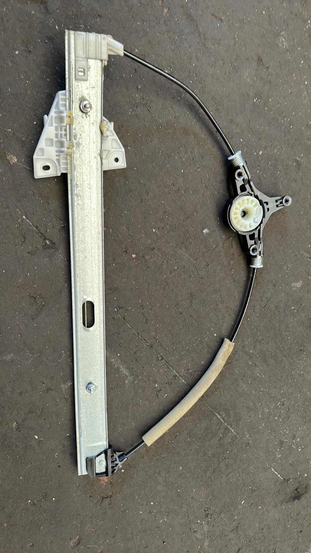 Mecanisme de leve vitre electrique avant droit MAZDA 3 2  - 1
