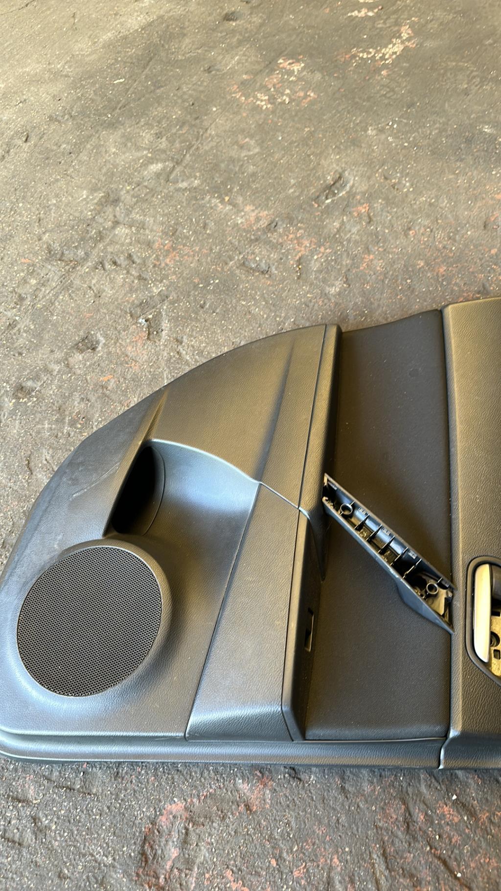 Panneau de porte arriere gauche MAZDA 3 2  - 1