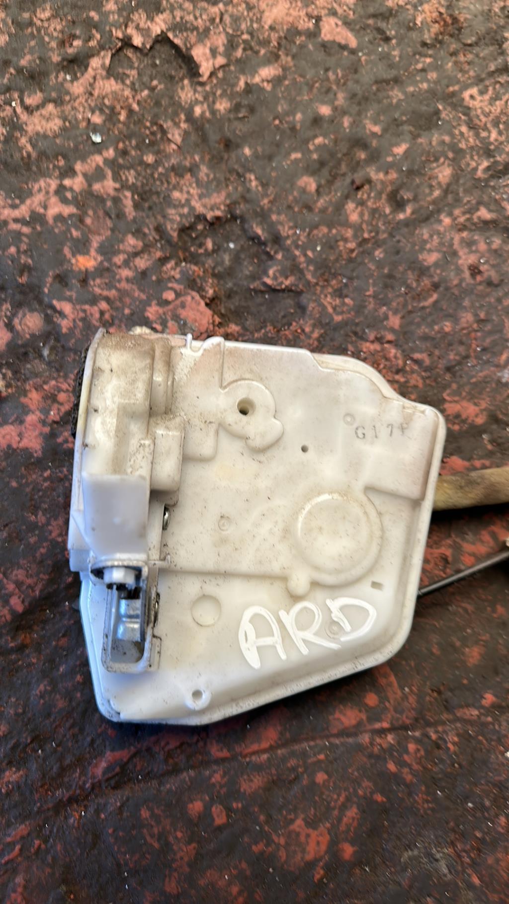 Serrure arriere droit MAZDA 3 2  - 1