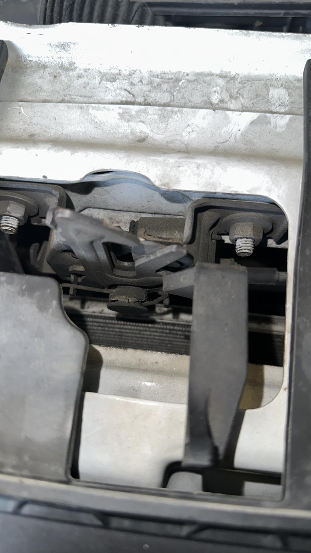 Serrure de capot DACIA SANDERO 2 PHASE 1 Essence - 1