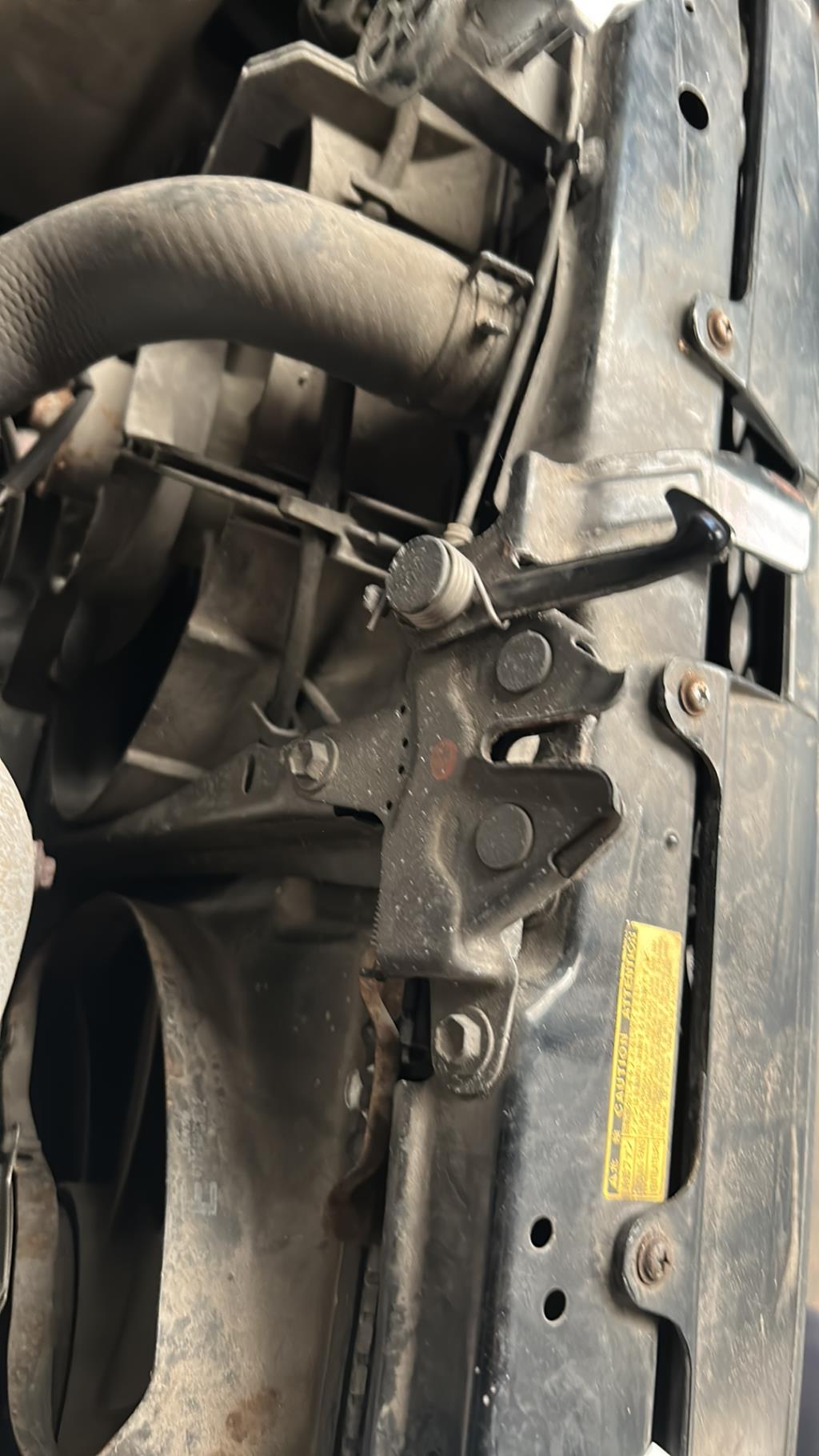Serrure de capot TOYOTA RAV4 2 PHASE 1 Essence - 1