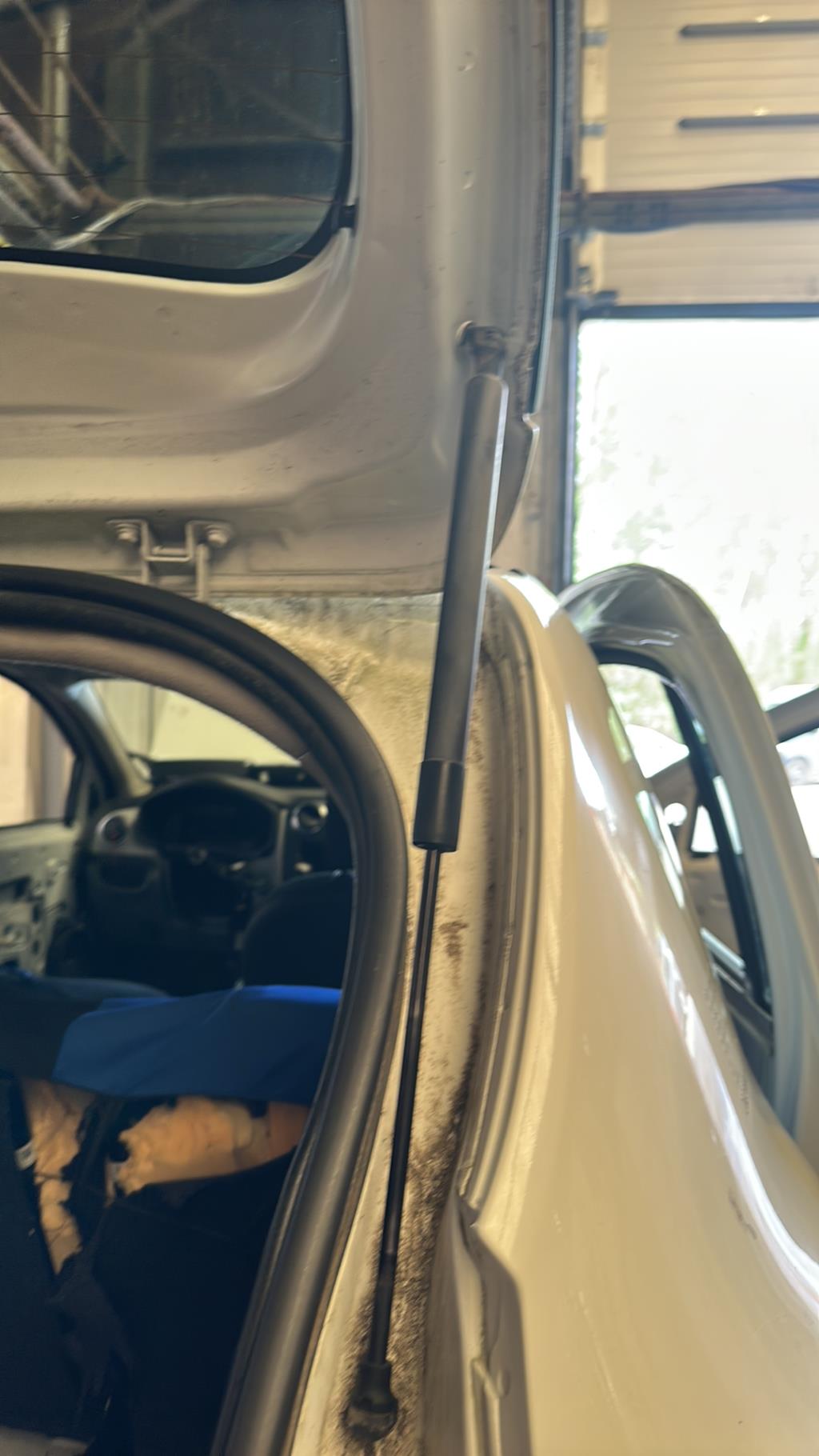 Verin de coffre DACIA SANDERO 2 PHASE 1 Essence - 1