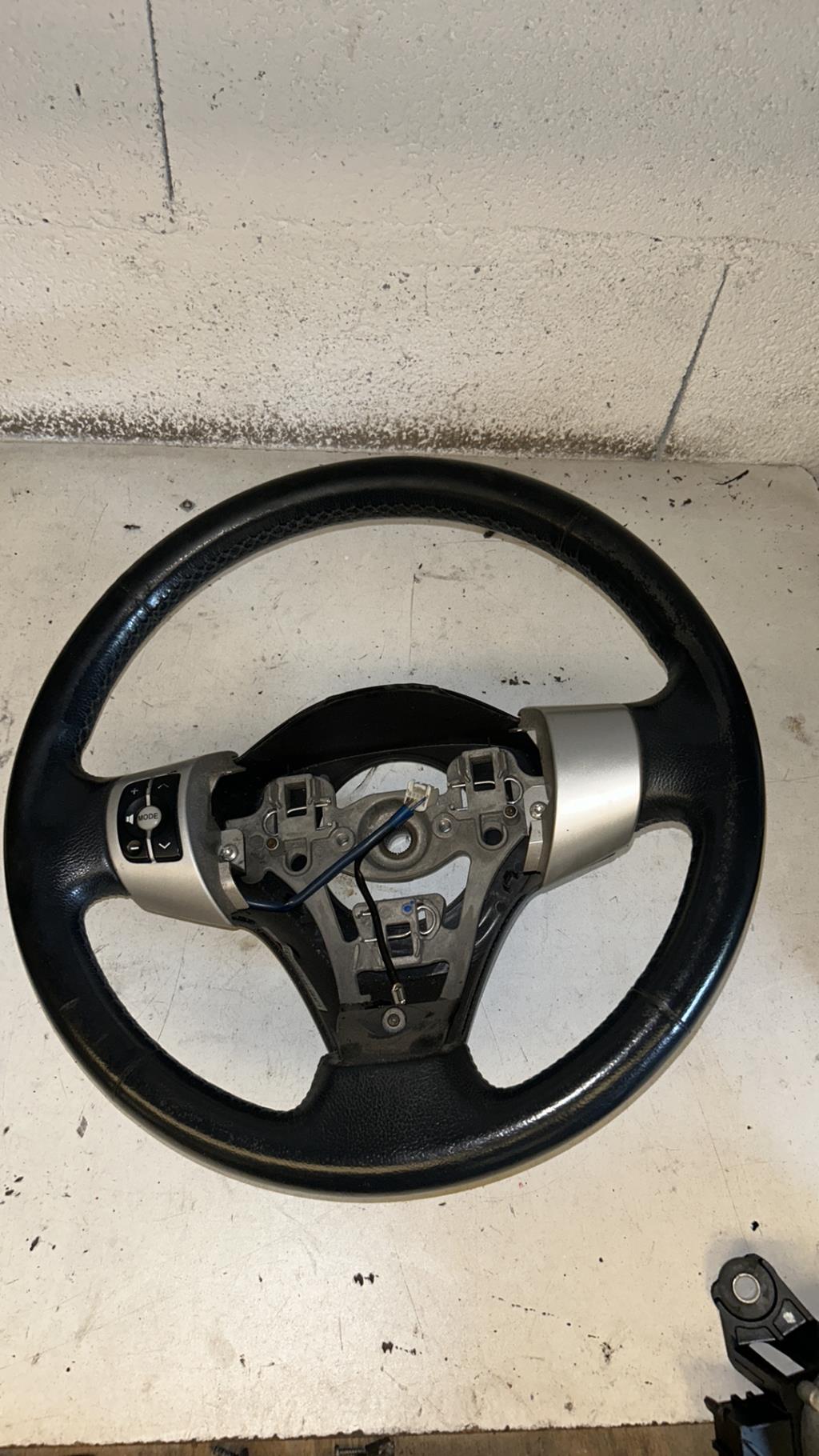 Volant TOYOTA YARIS 2 PHASE 1 Diesel - 1