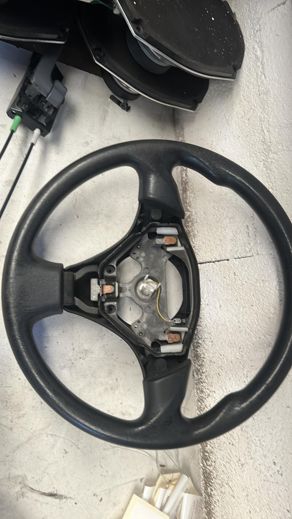 Volant TOYOTA RAV4 2 PHASE 1 Essence - 1