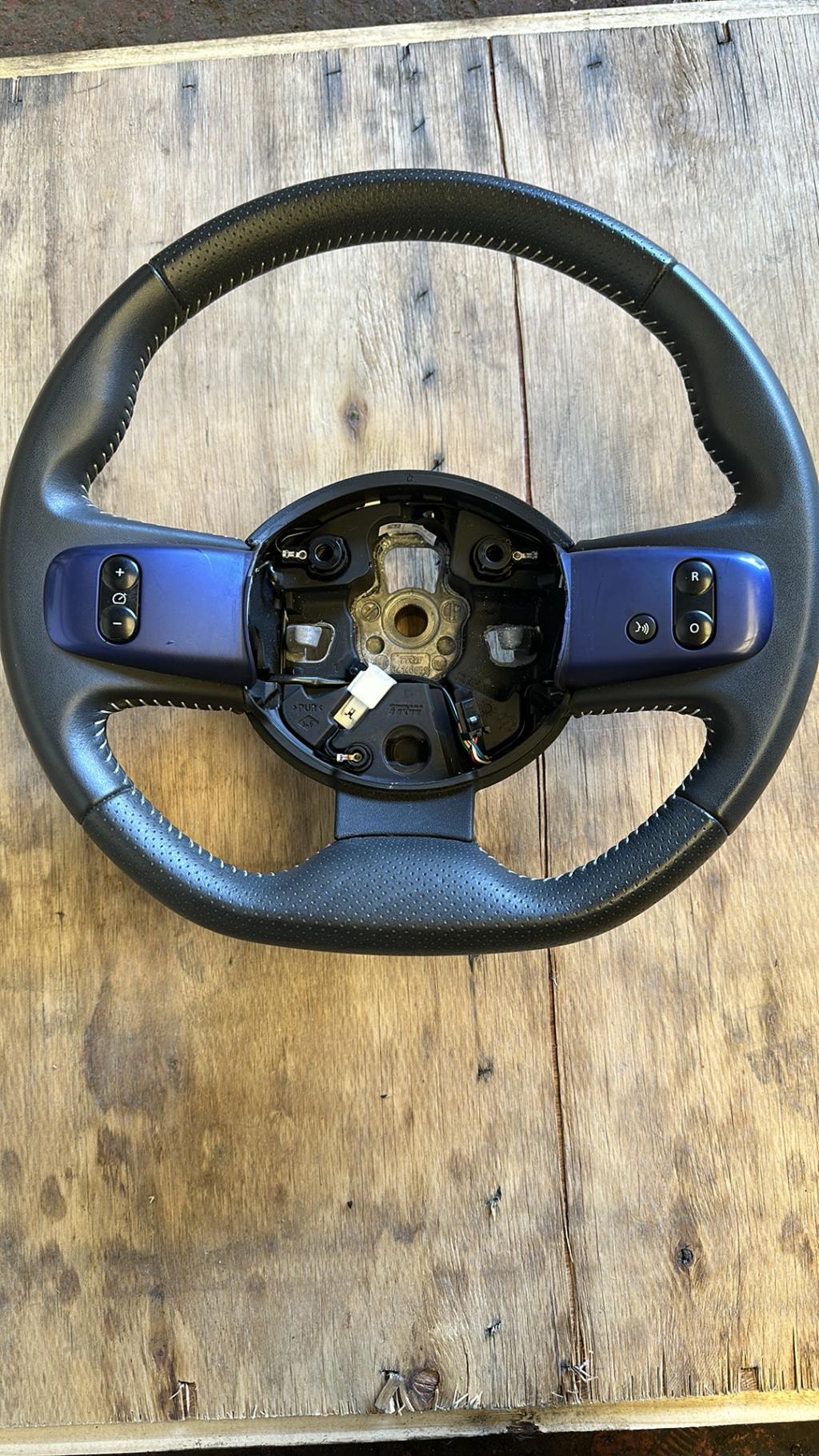 Volant RENAULT TWINGO 3  - 1