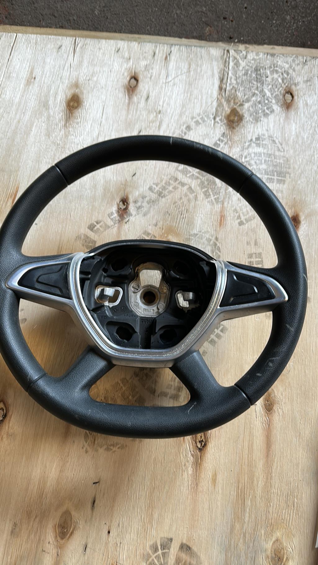 Volant DACIA SANDERO 2 PHASE 2 Essence - 1
