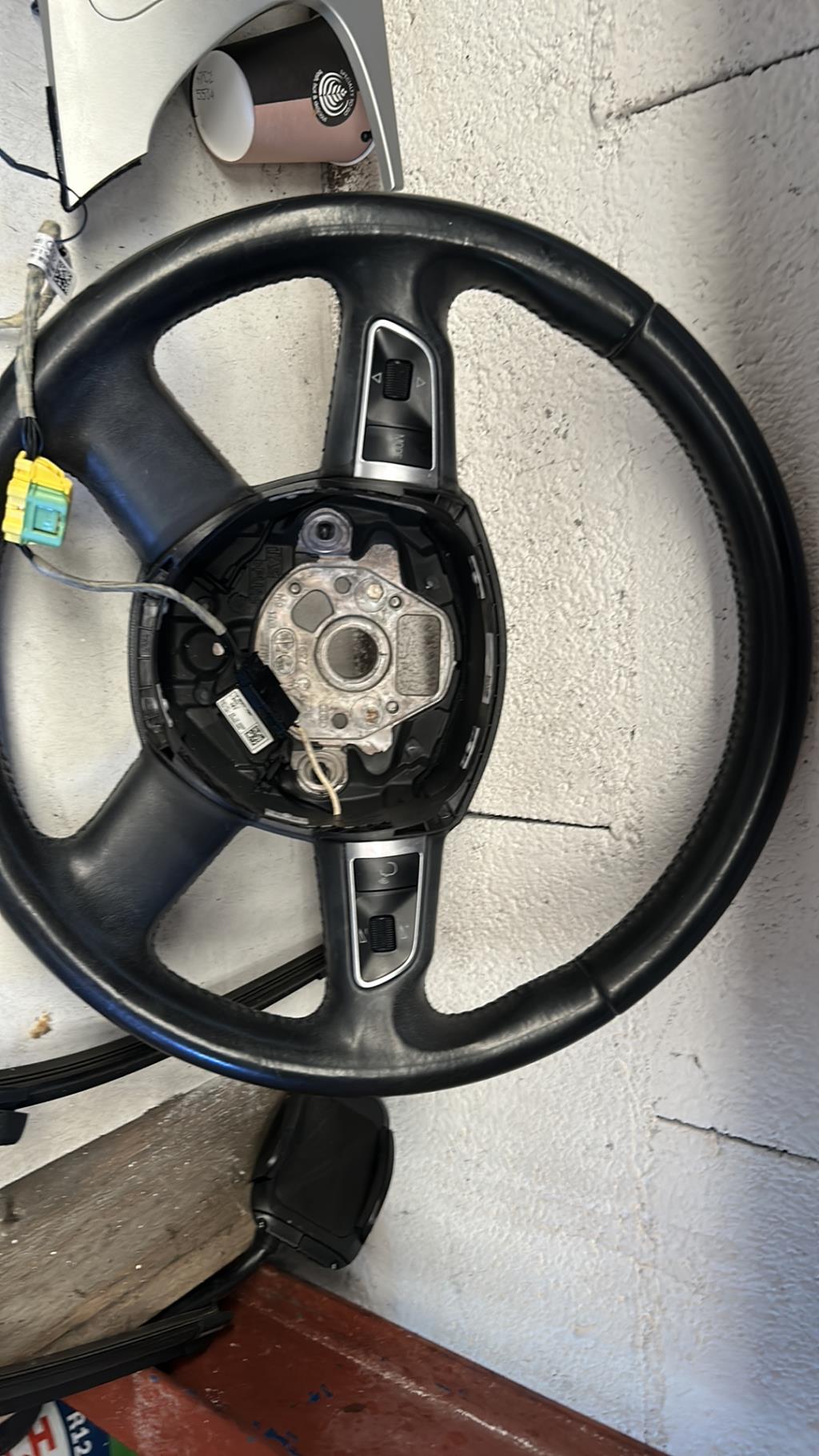 Volant AUDI A4 3 PHASE 1 Diesel - 1