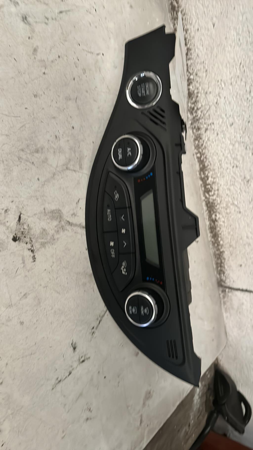 Commande chauffage TOYOTA YARIS 3 PHASE 3 Essence - 1
