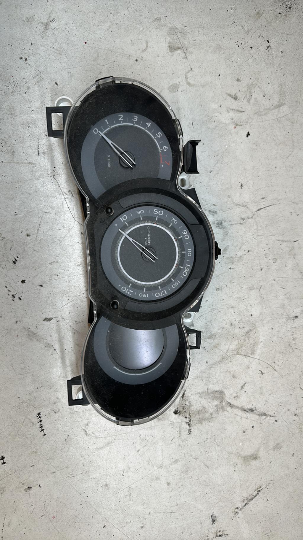 Compteur CITROEN C3 2 PHASE 1 Essence - 1