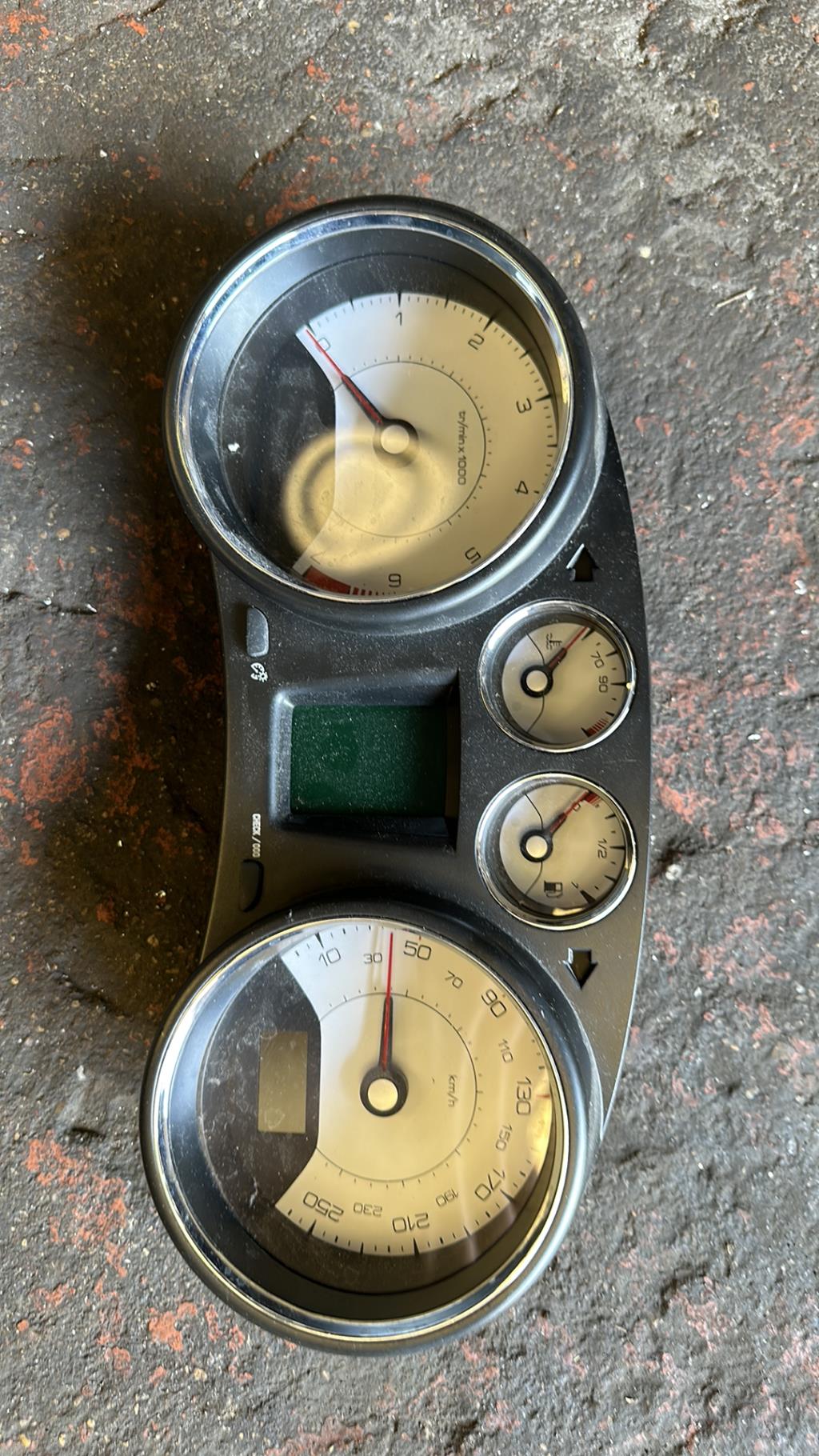 Compteur PEUGEOT 308 1 PHASE 1 Essence - 1