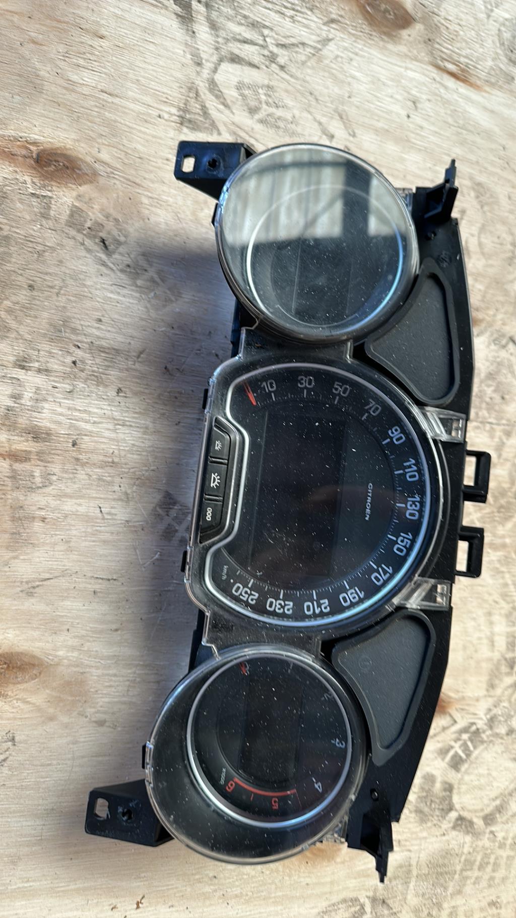 Compteur CITROEN C5 2 Diesel - 1