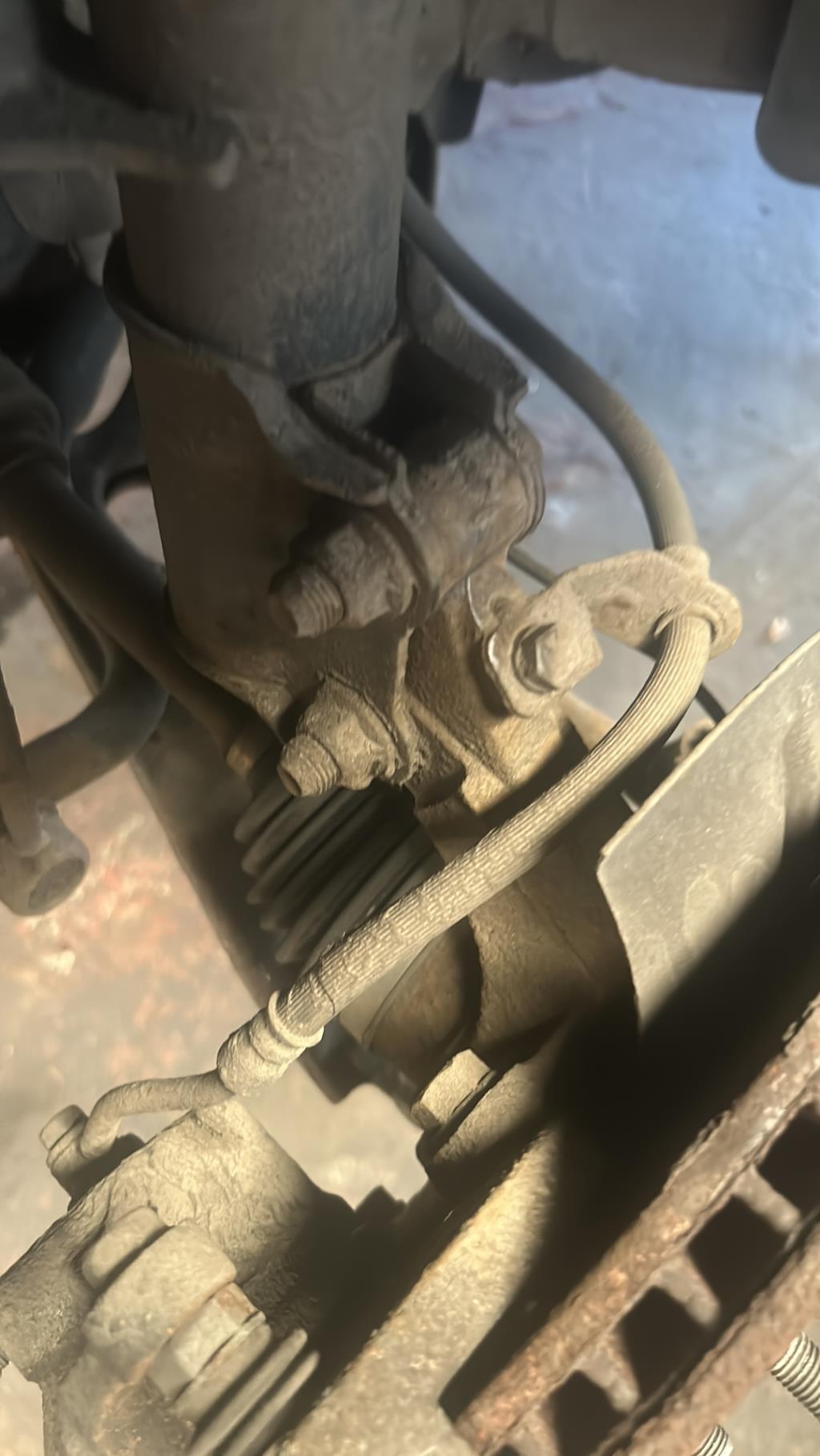Moyeu avant gauche HYUNDAI IX 35 PHASE 1 Diesel - 1