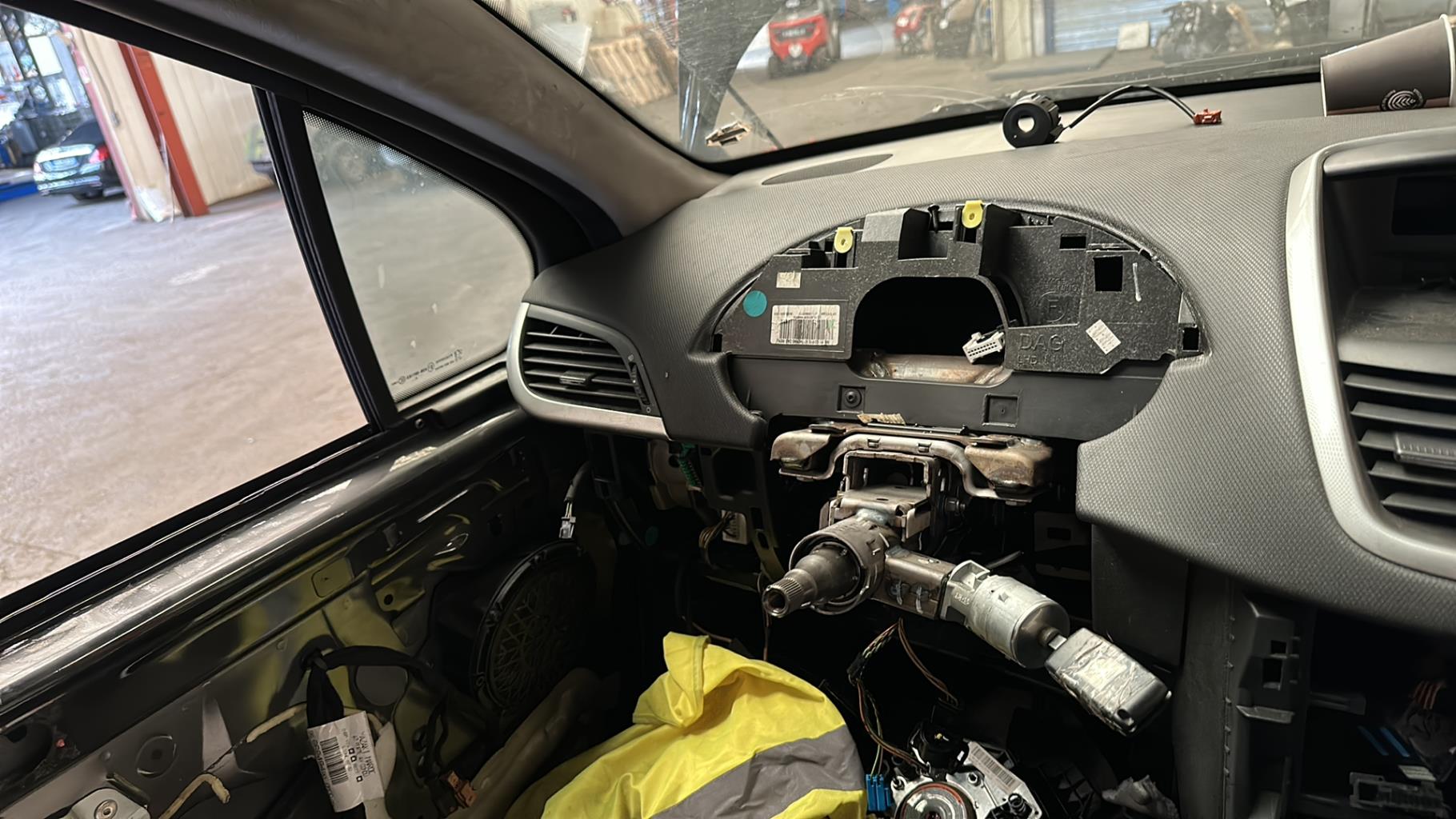 Planche de bord complete PEUGEOT 207 PHASE 1 Diesel - 1