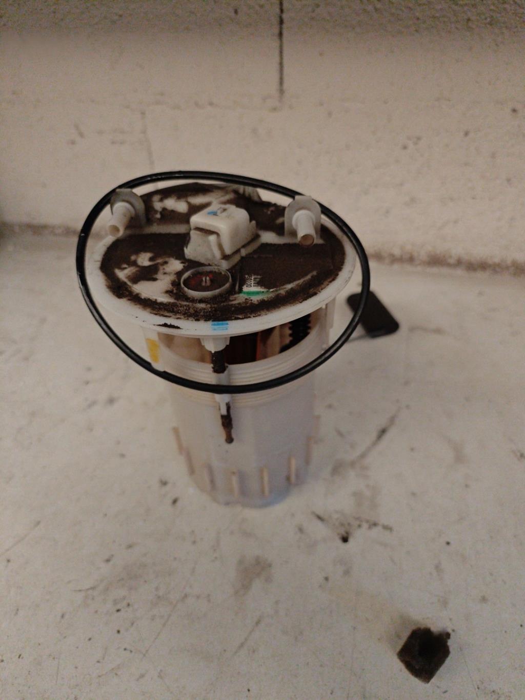 Pompe à carburant RENAULT LAGUNA 3  - 1