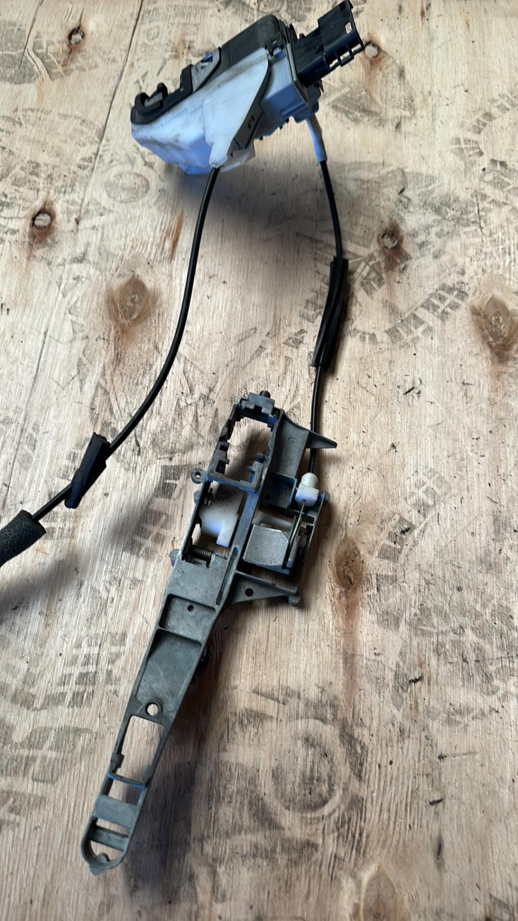 Serrure arriere droit CITROEN C5 2 Diesel - 1