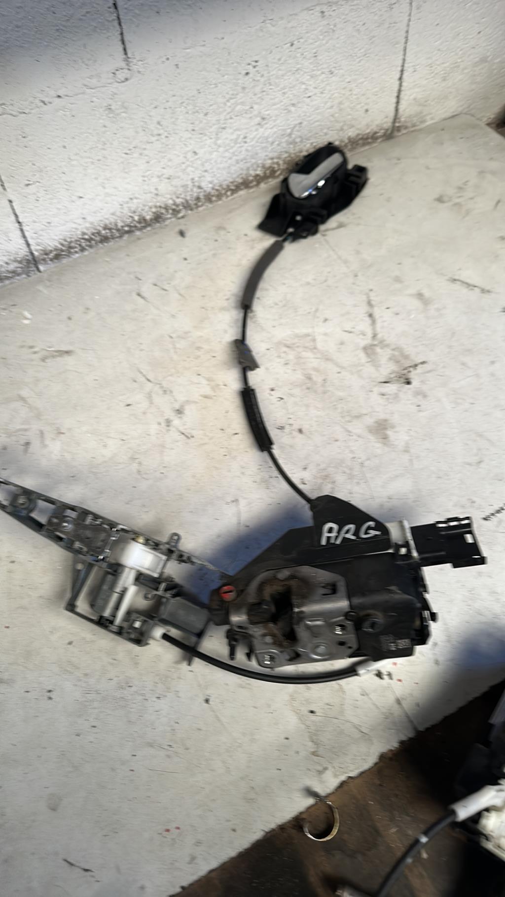 Serrure arriere gauche CITROEN C3 2 PHASE 1 Essence - 1