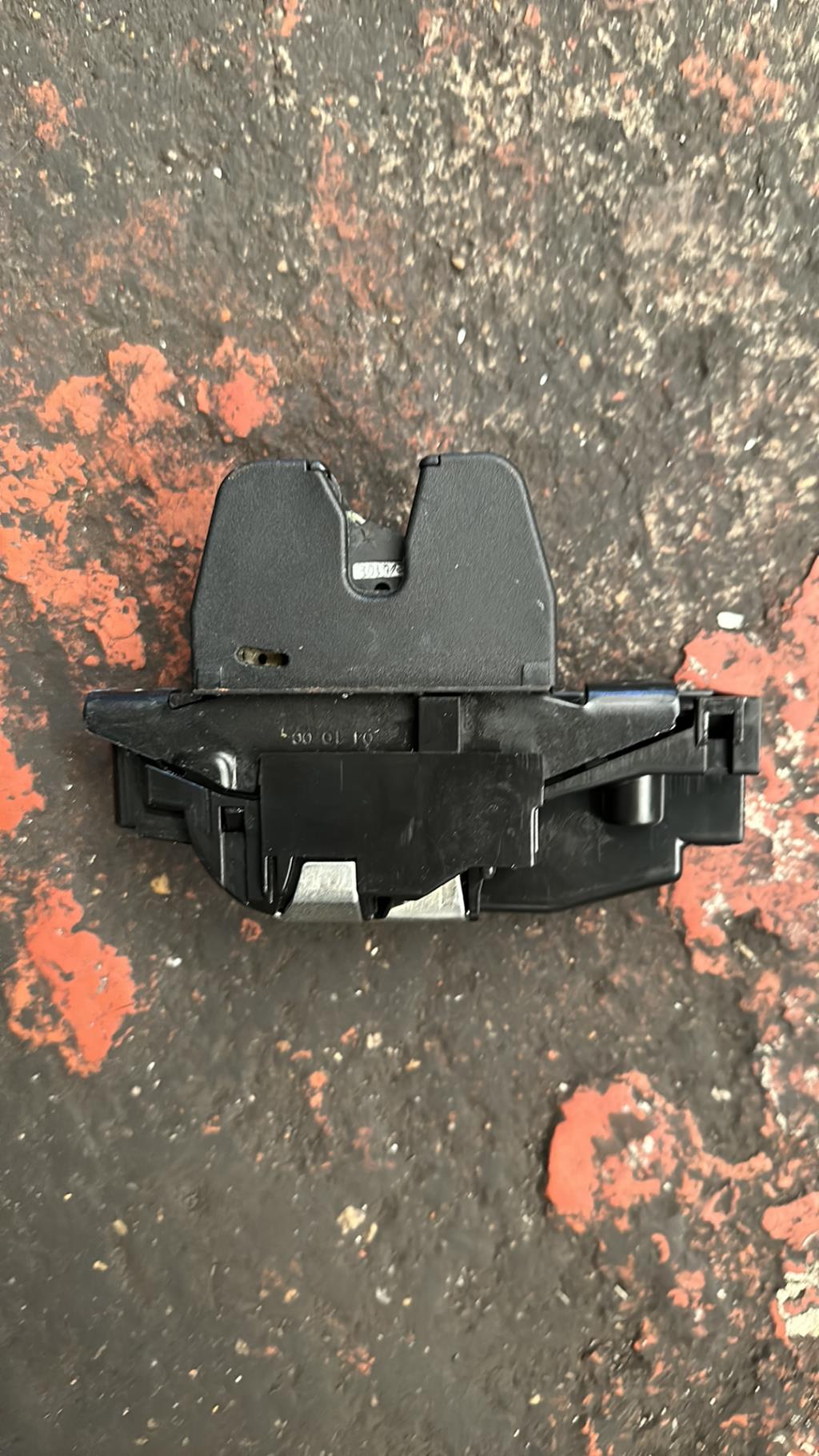 Serrure de coffre CITROEN C5 2 Diesel - 1