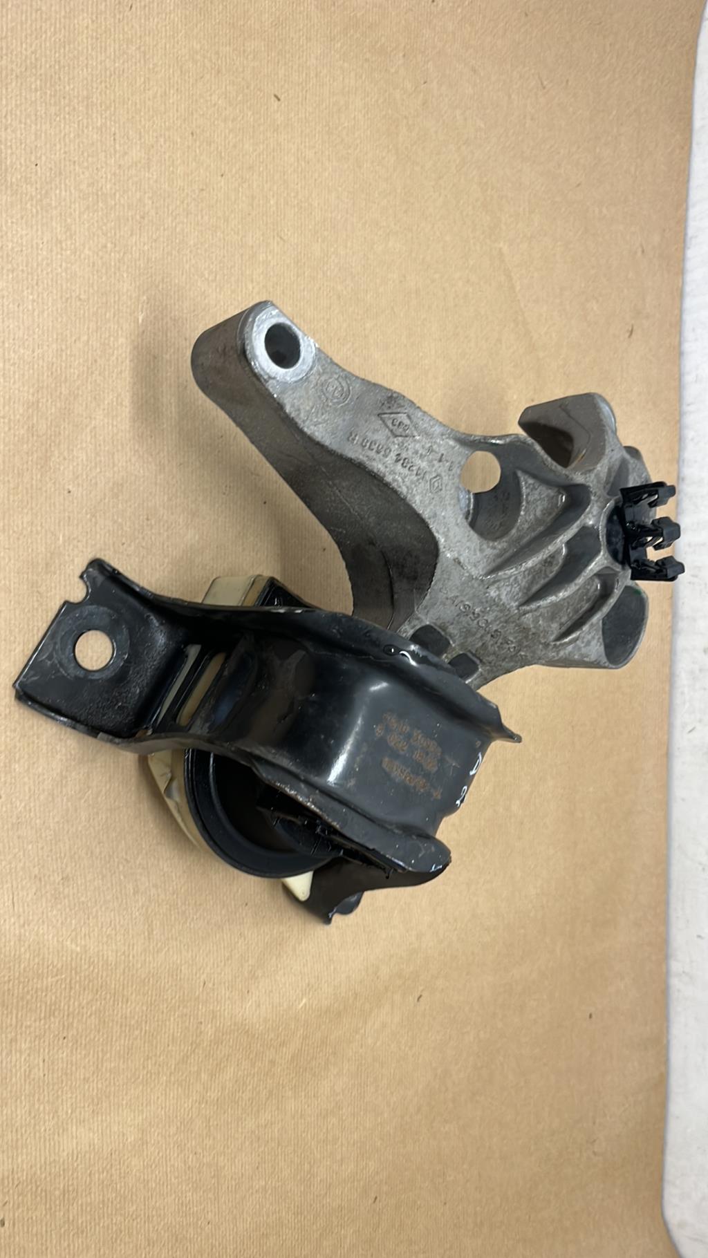 Support moteur gauche DACIA DUSTER 1 PHASE 1 Diesel - 1
