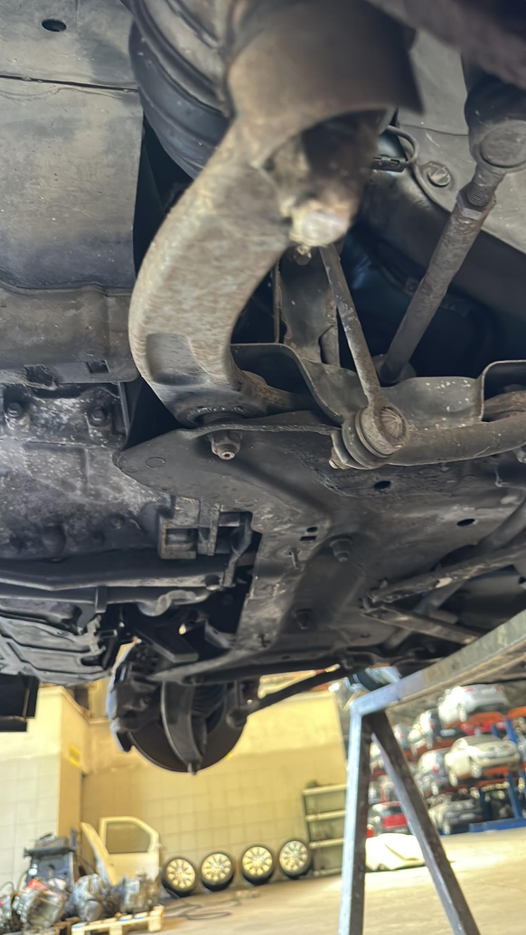 Triangle avant gauche PEUGEOT 307 PHASE 2 CABRIOLET Diesel - 1