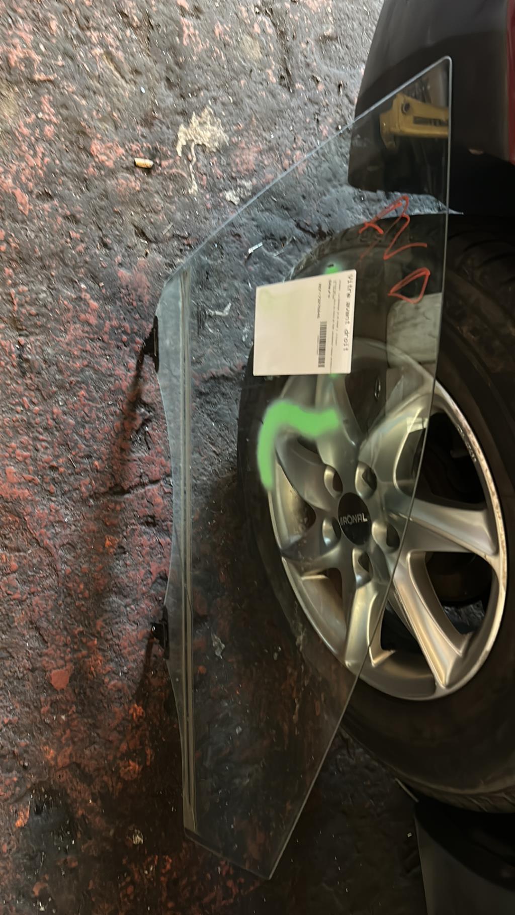 Vitre avant droit HYUNDAI IX 35 PHASE 1 Diesel - 1