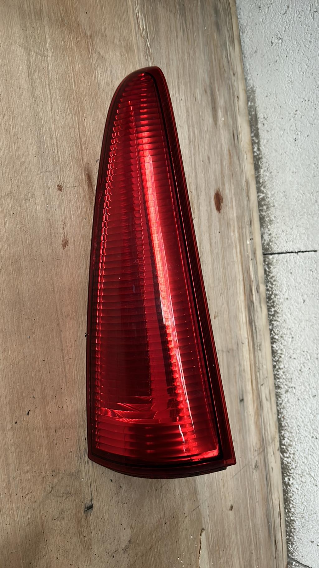 Feu arriere secondaire droit (feux) RENAULT KANGOO 2 PHASE 1 Diesel - 1