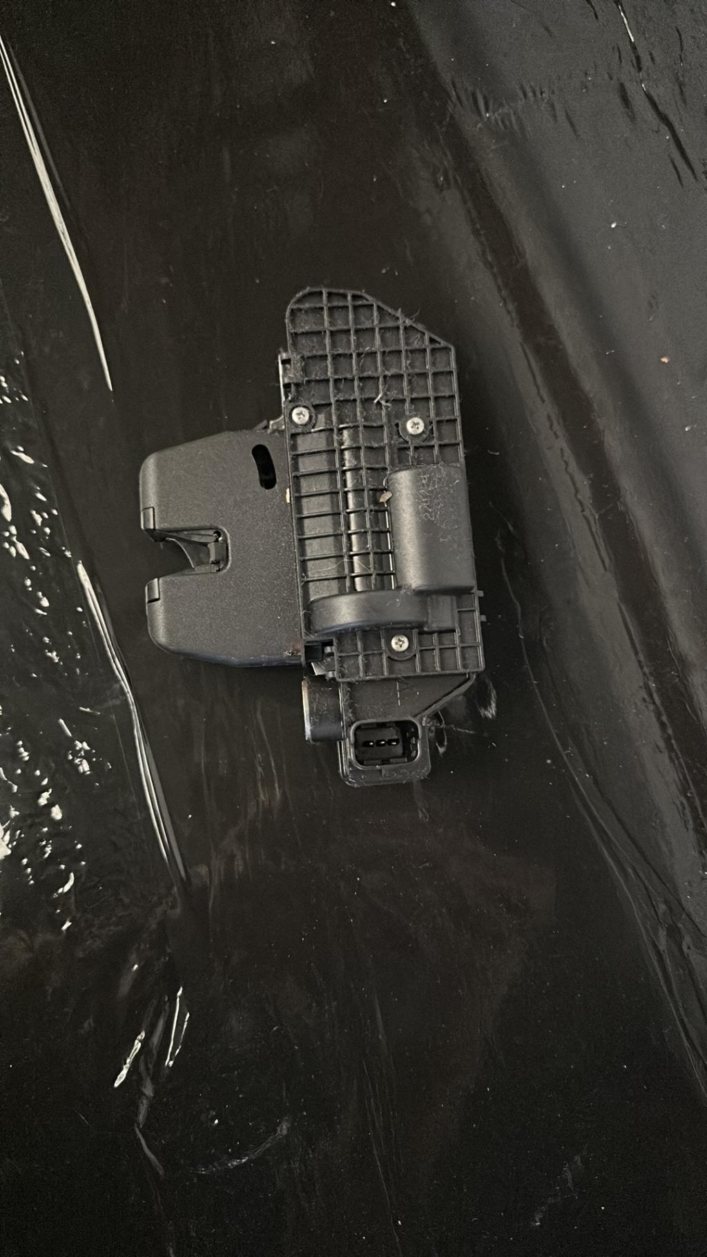 Serrure de coffre CITROEN DS3  - 1