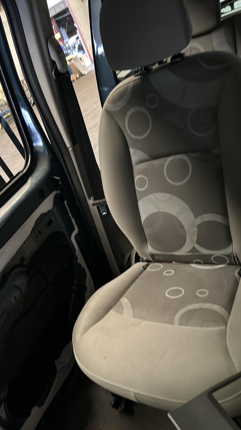 Siege avant droit RENAULT KANGOO 2 PHASE 1 Diesel - 1