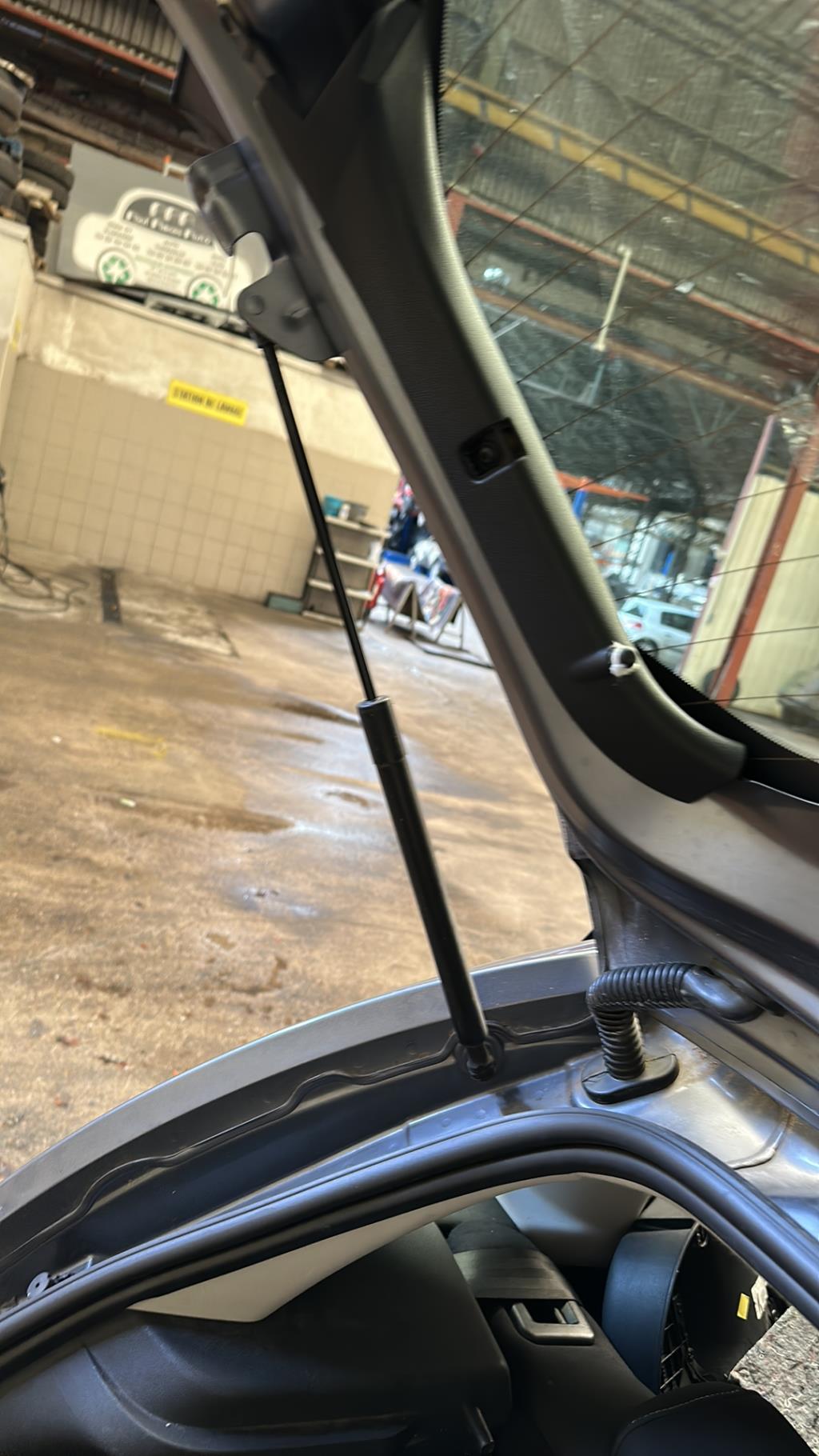 Verin de coffre CITROEN C3 2  - 1