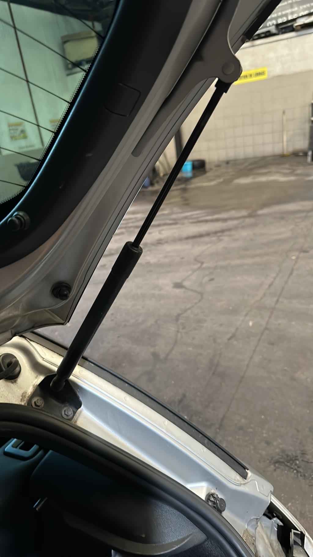 Verin de coffre CITROEN DS3  - 1