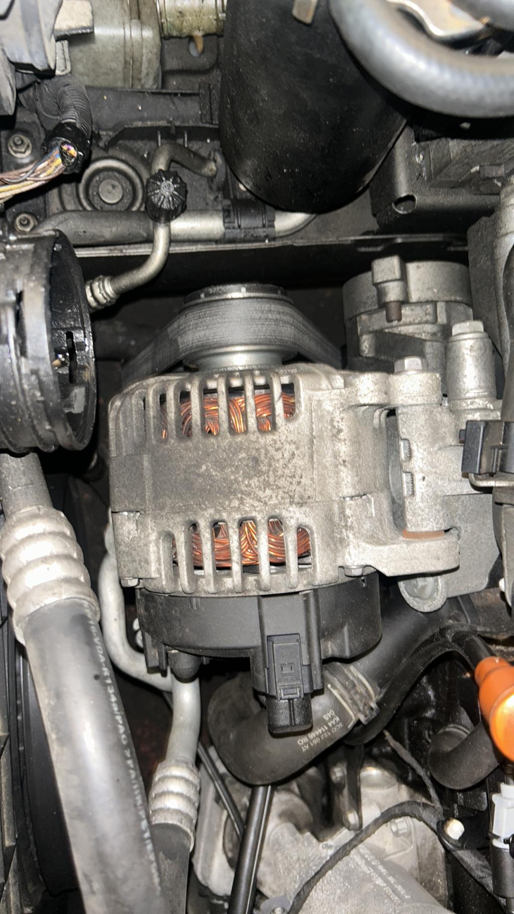 Alternateur VOLKSWAGEN GOLF 5 Diesel - 1