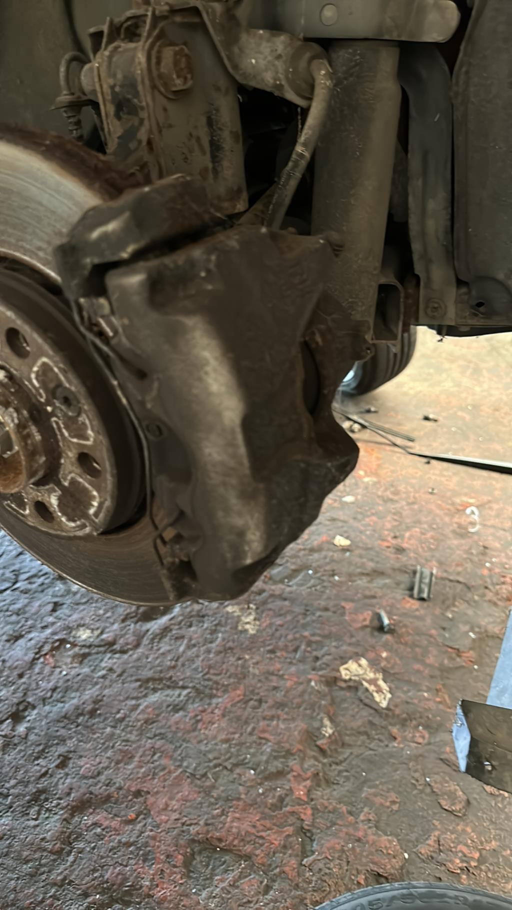 Etrier avant droit (freinage) RENAULT MEGANE 3 PHASE 2 BREAK Diesel - 1