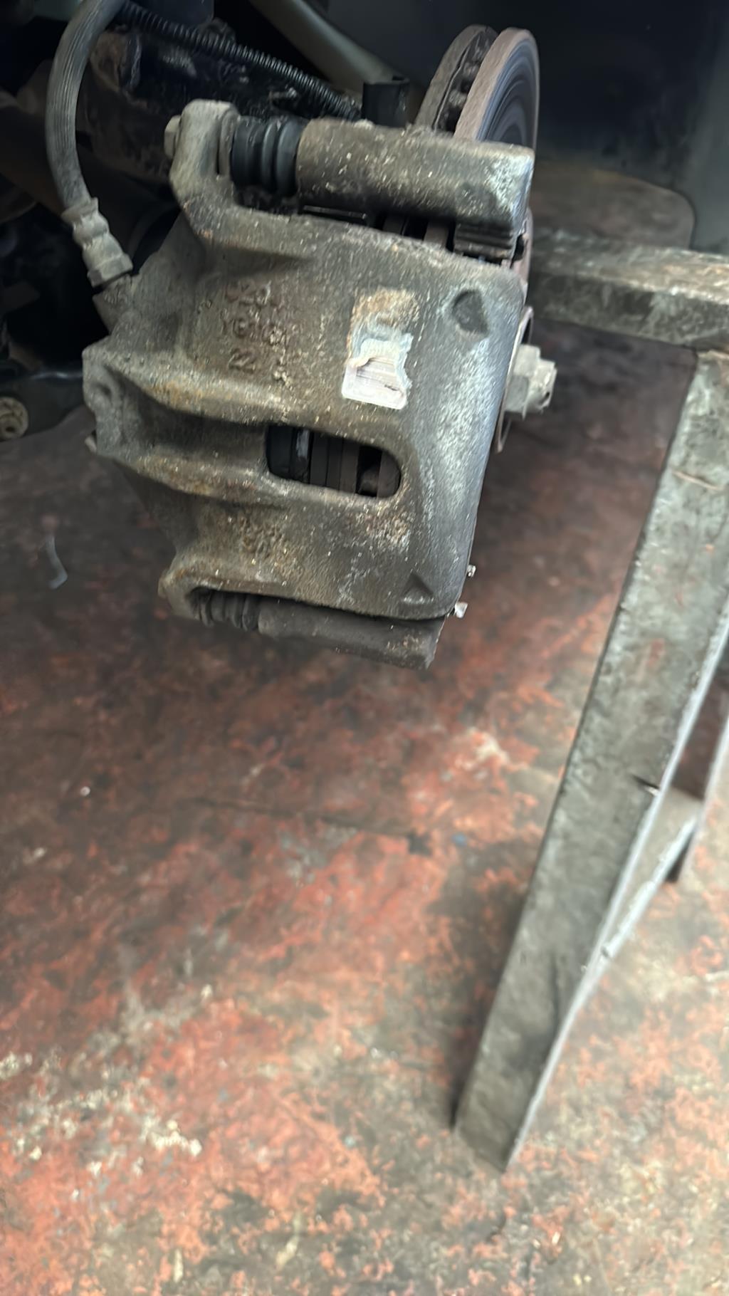 Etrier avant gauche (freinage) CITROEN DS3 PHASE 1 Diesel - 1
