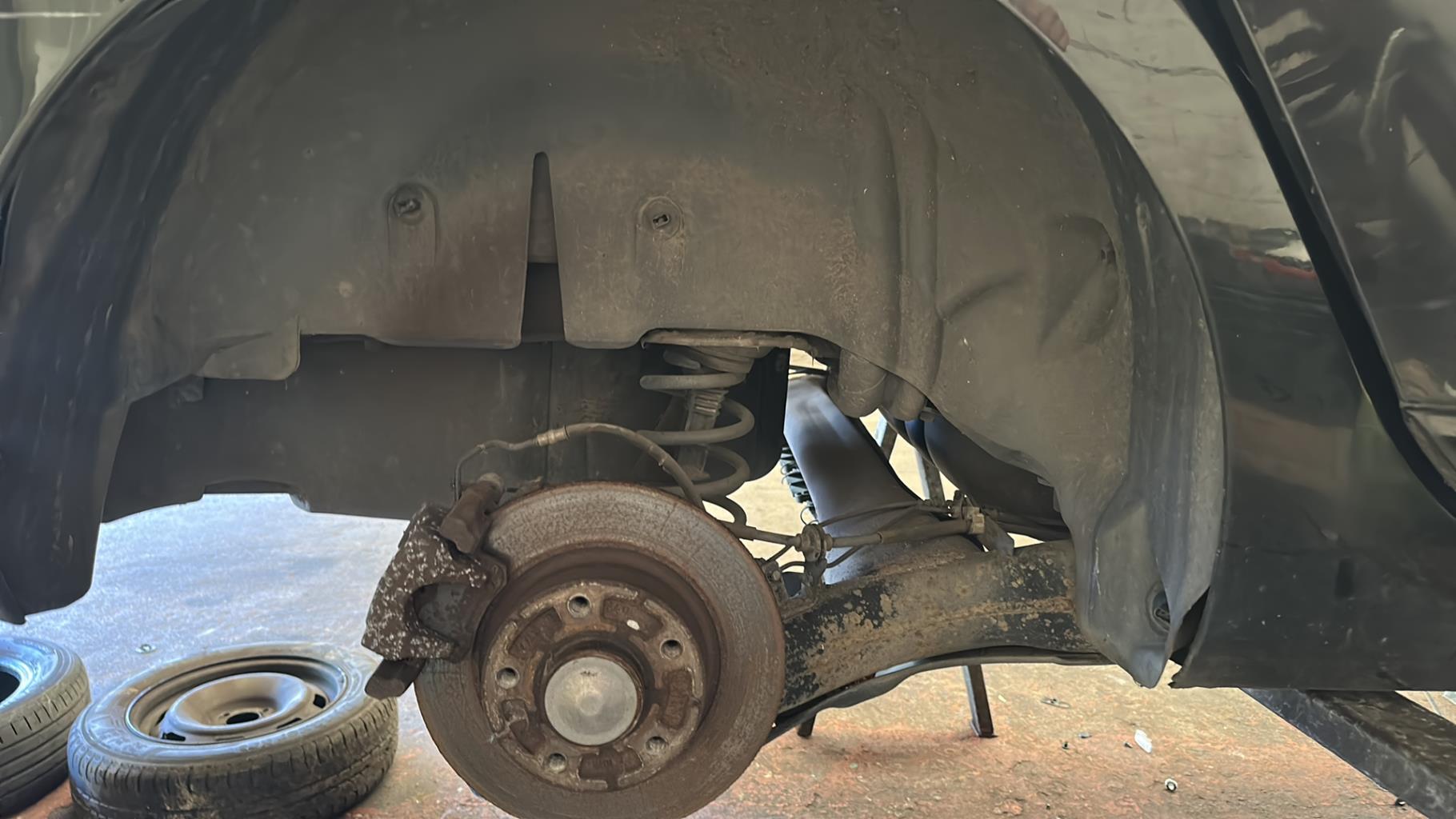 Pare boue arriere droit RENAULT MEGANE 3 PHASE 2 BREAK Diesel - 1