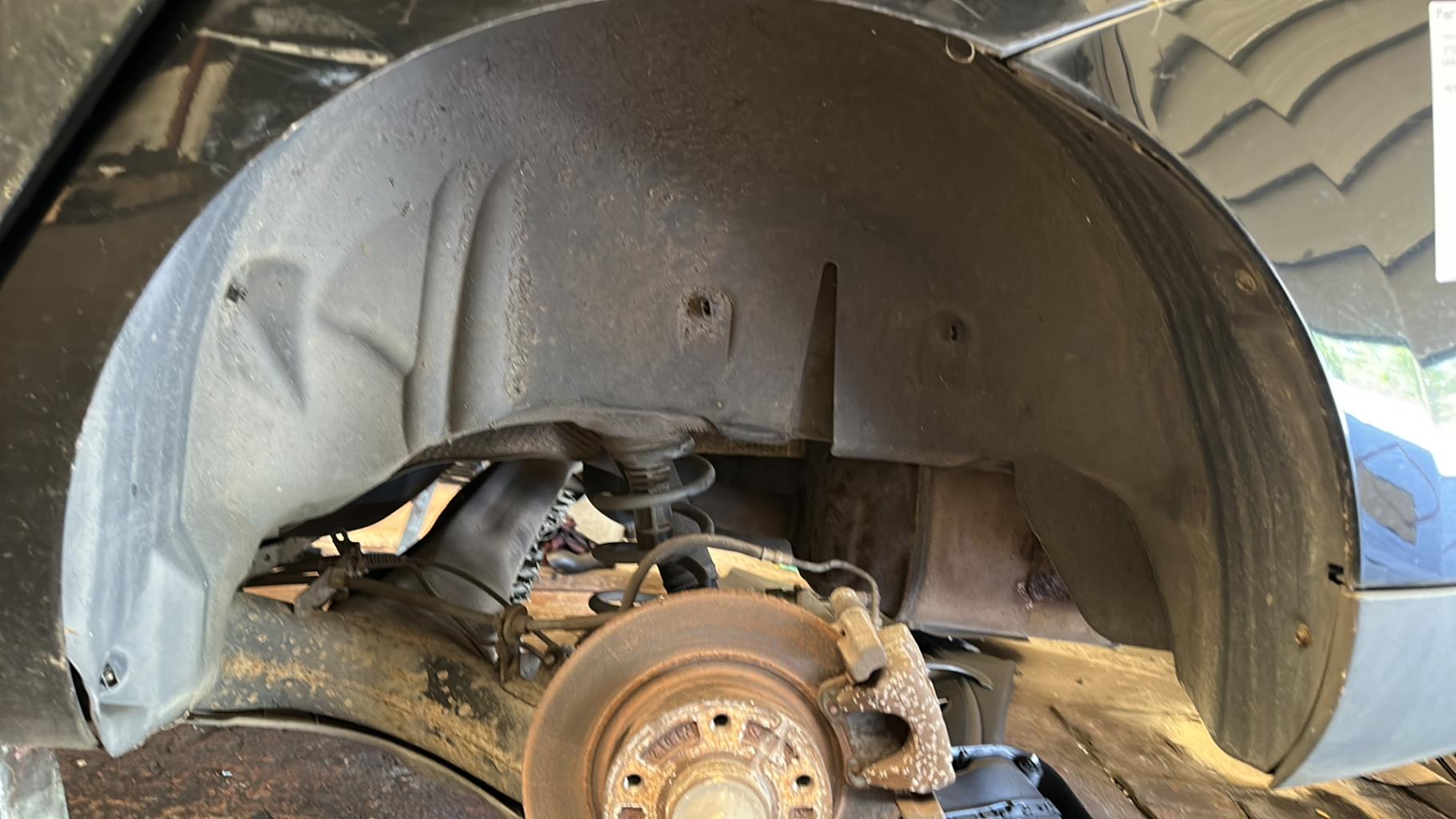 Pare boue arriere gauche RENAULT MEGANE 3 PHASE 2 BREAK Diesel - 1