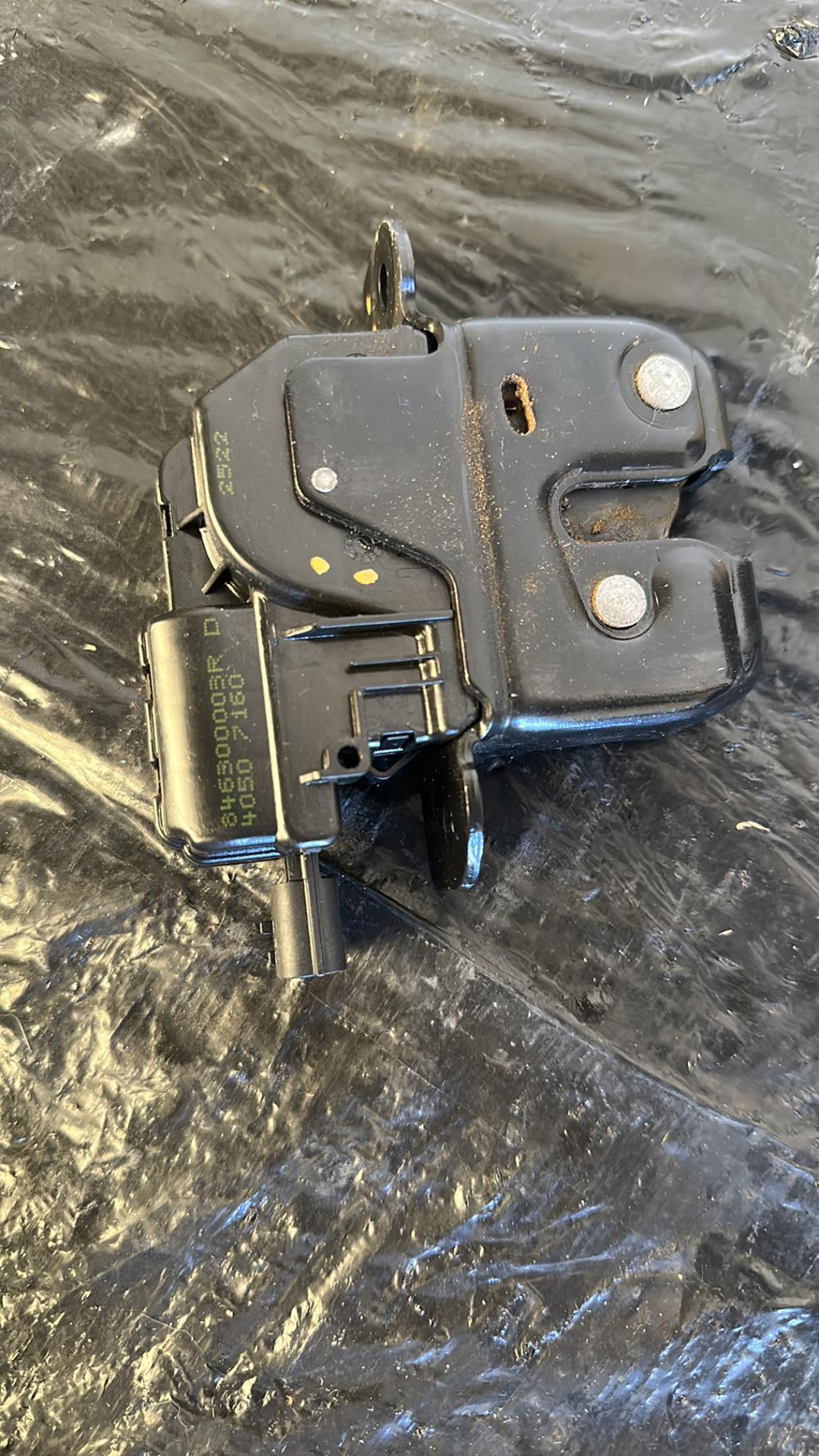 Serrure de coffre RENAULT MEGANE 3 PHASE 2 BREAK Diesel - 1