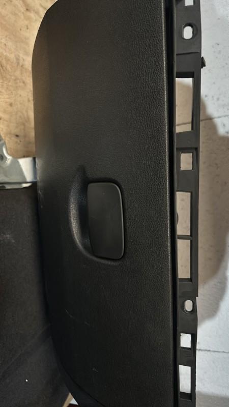 Boite a gants RENAULT CLIO 3 PHASE 1 Diesel - 1
