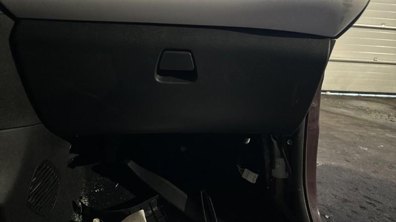 Boite a gants PEUGEOT 108 Essence - 1