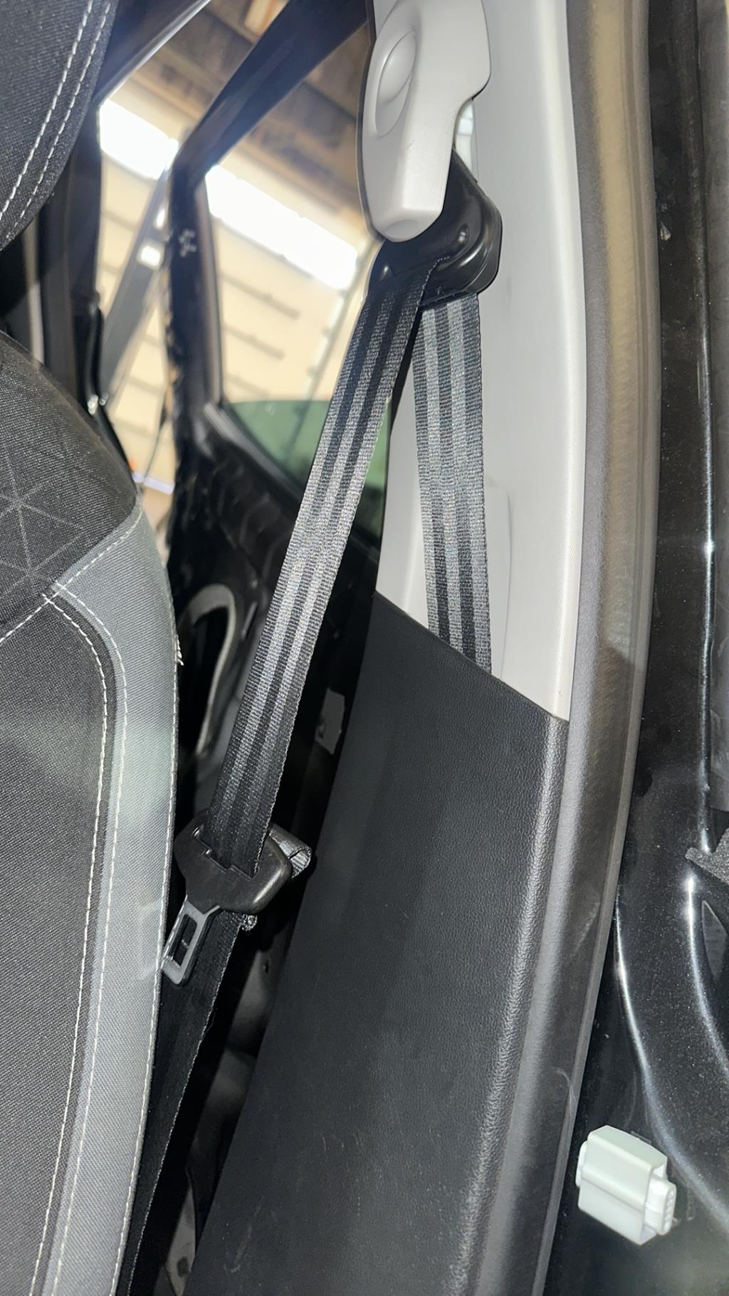 Ceinture avant gauche RENAULT CLIO 4 PHASE 1 Essence - 1
