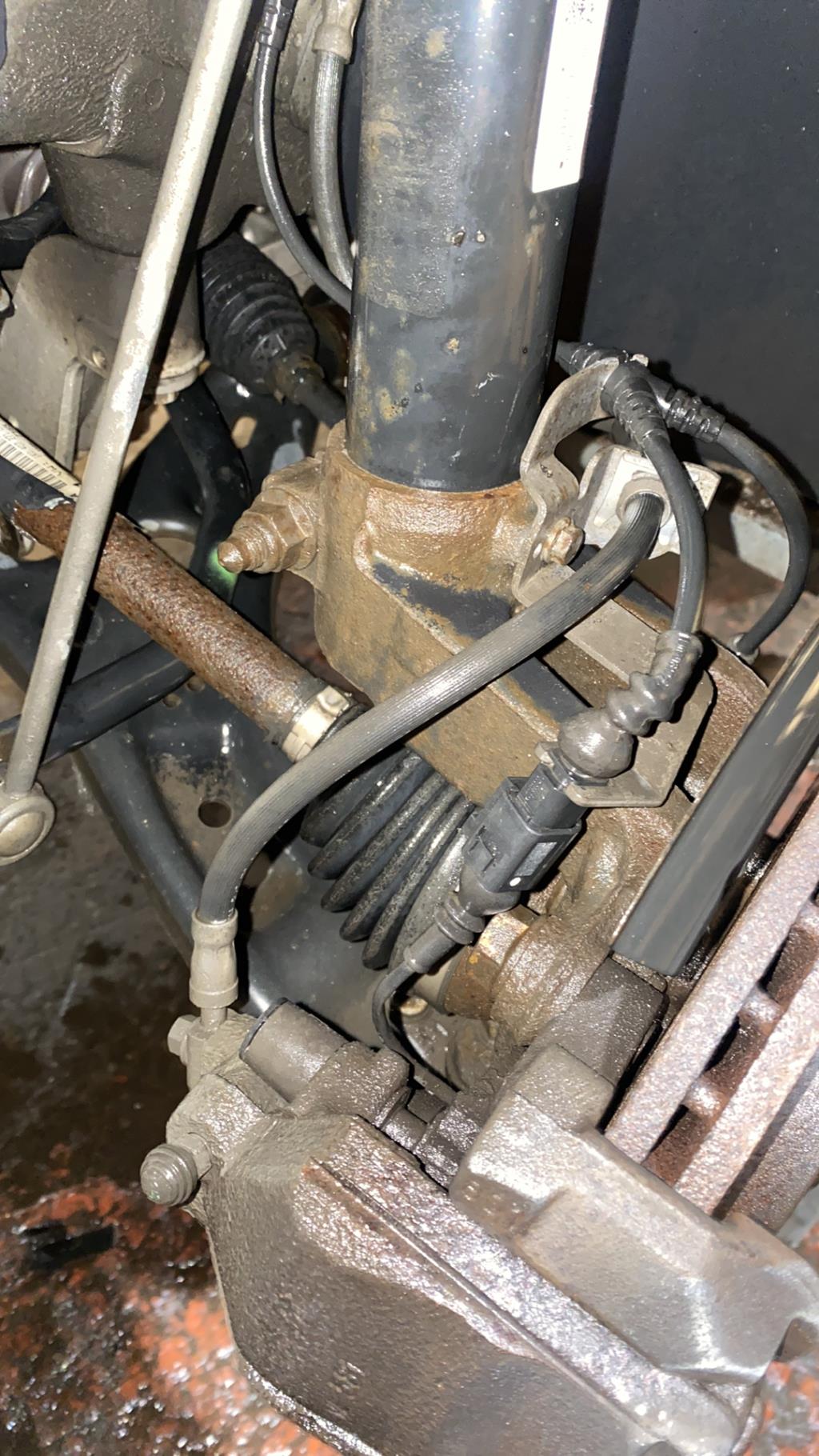 Moyeu avant gauche VOLKSWAGEN GOLF 6 Essence - 1