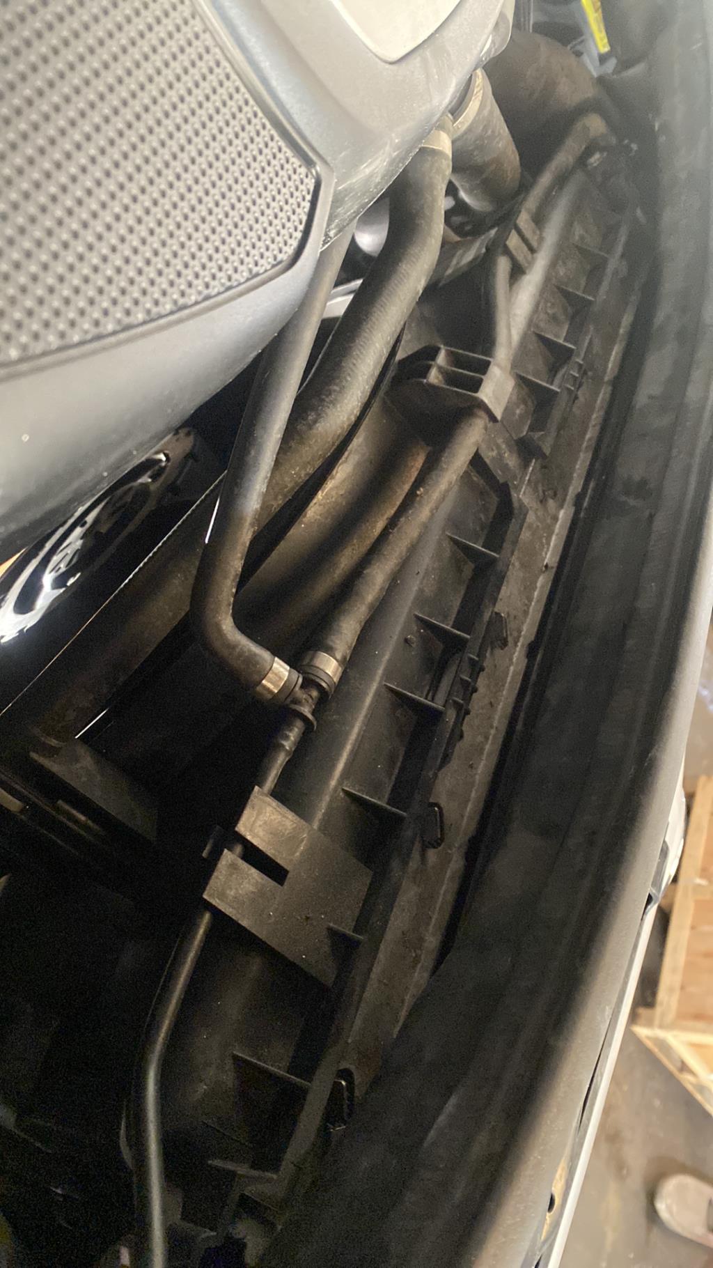 Radiateur eau MERCEDES CLASSE R 251 PHASE 1 BREAK Diesel - 1